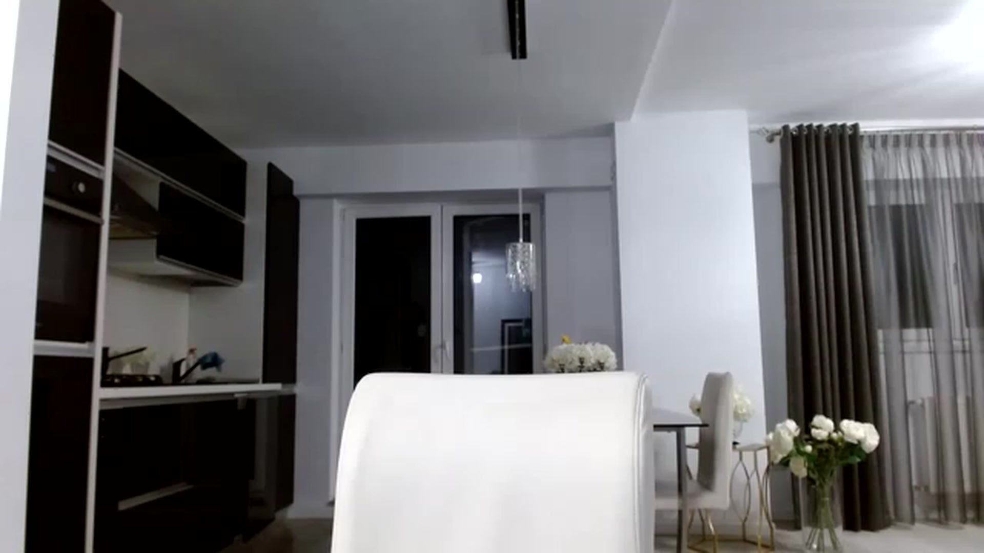 Gallery image thumbnail from Anayys's myfreecams stream on, 12/25/2022, 02:11 image 10 of 20