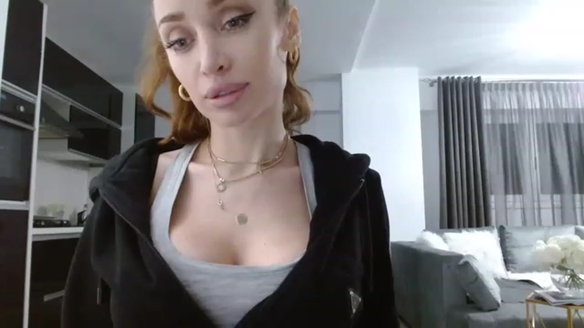 Gallery image thumbnail from Anayys's myfreecams stream on, 01/16/2023, 17:11 image 15 of 20