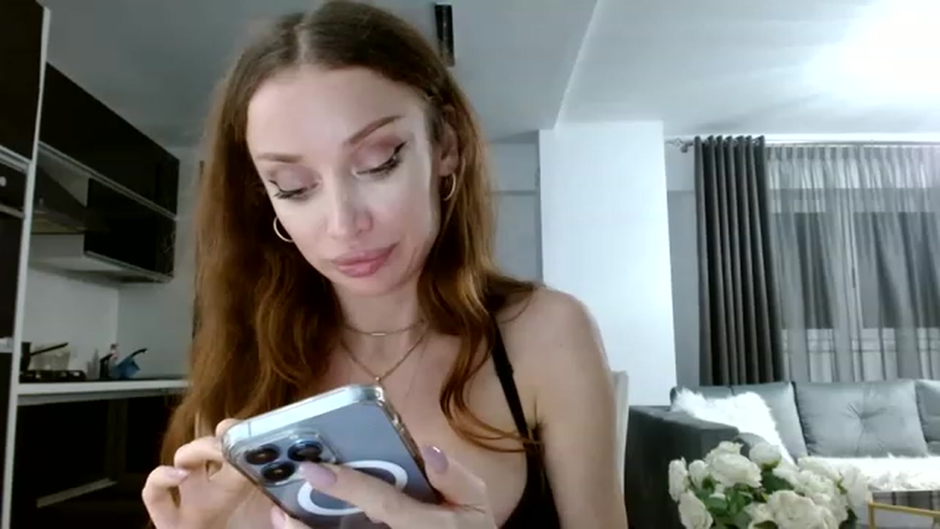 Gallery image thumbnail from Anayys's myfreecams stream on, 01/27/2023, 01:21 image 10 of 20