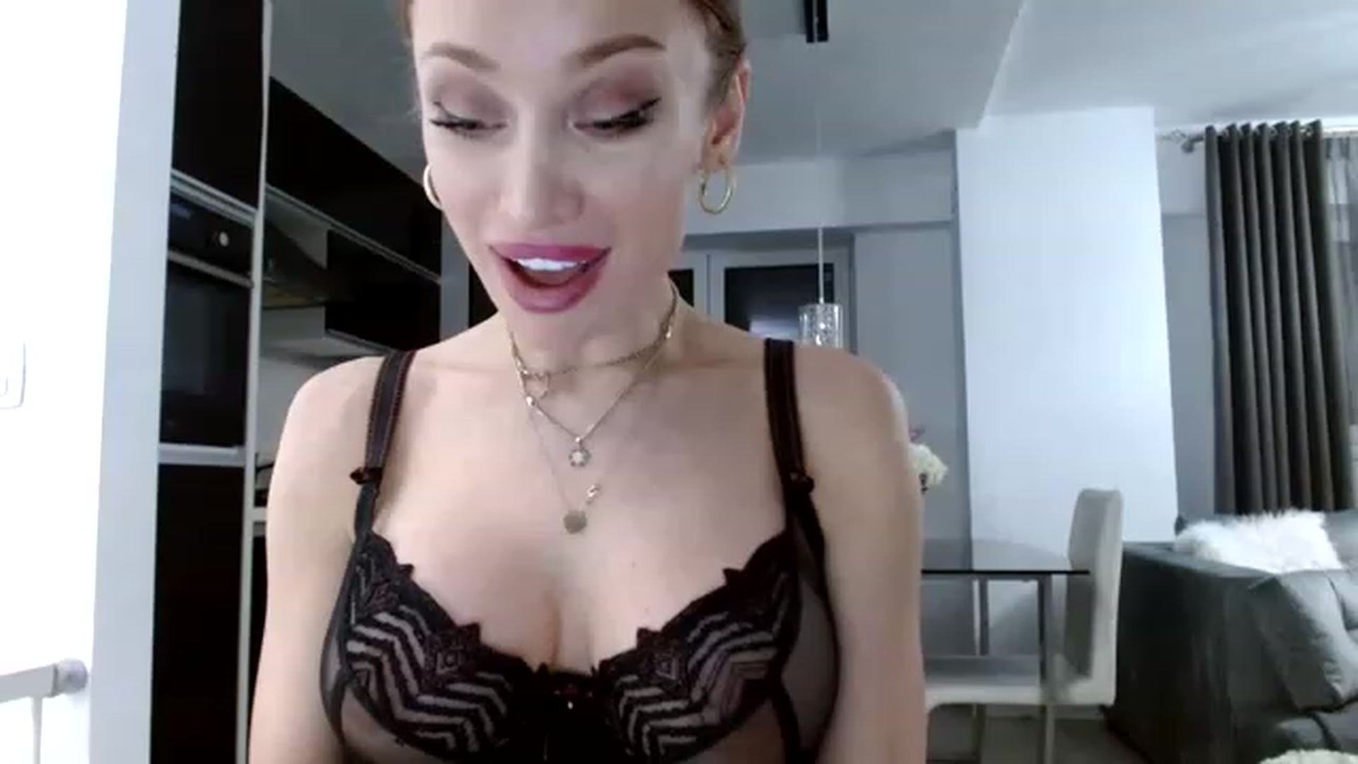 Gallery image thumbnail from Anayys's myfreecams stream on, 01/29/2023, 22:29 image 18 of 20