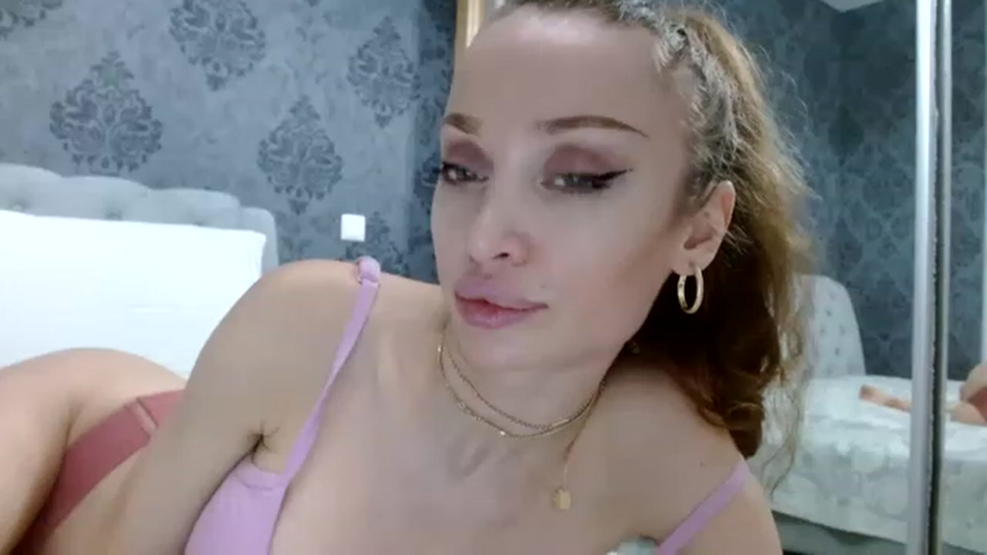 Gallery image thumbnail from Anayys's myfreecams stream on, 01/30/2023, 18:18 image 11 of 20