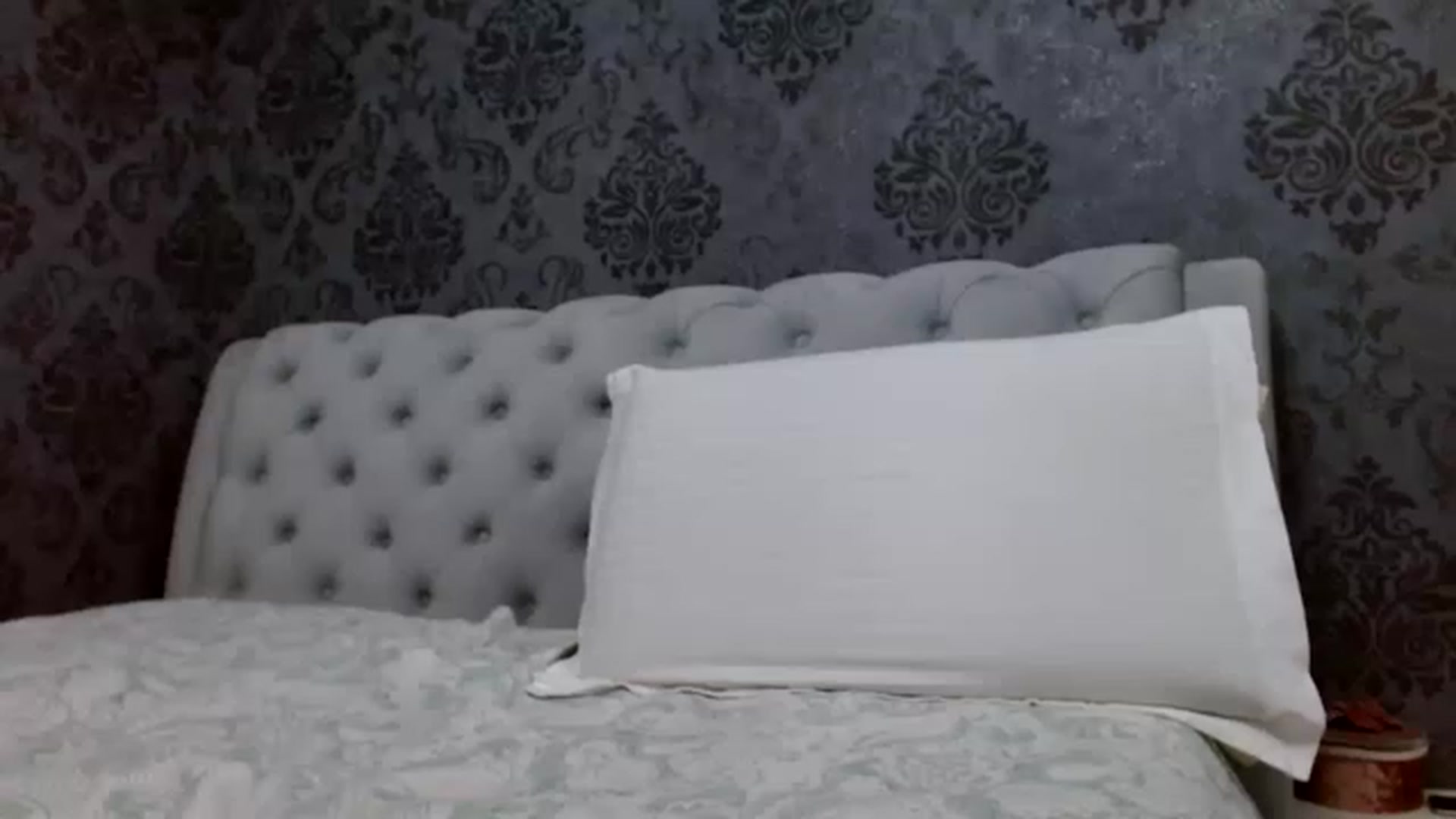 Gallery image thumbnail from Anayys's myfreecams stream on, 02/02/2023, 24:32 image 19 of 20
