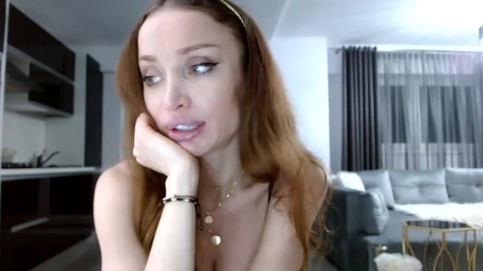 Gallery image thumbnail from Anayys's myfreecams stream on, 02/04/2023, 20:12 image 5 of 20