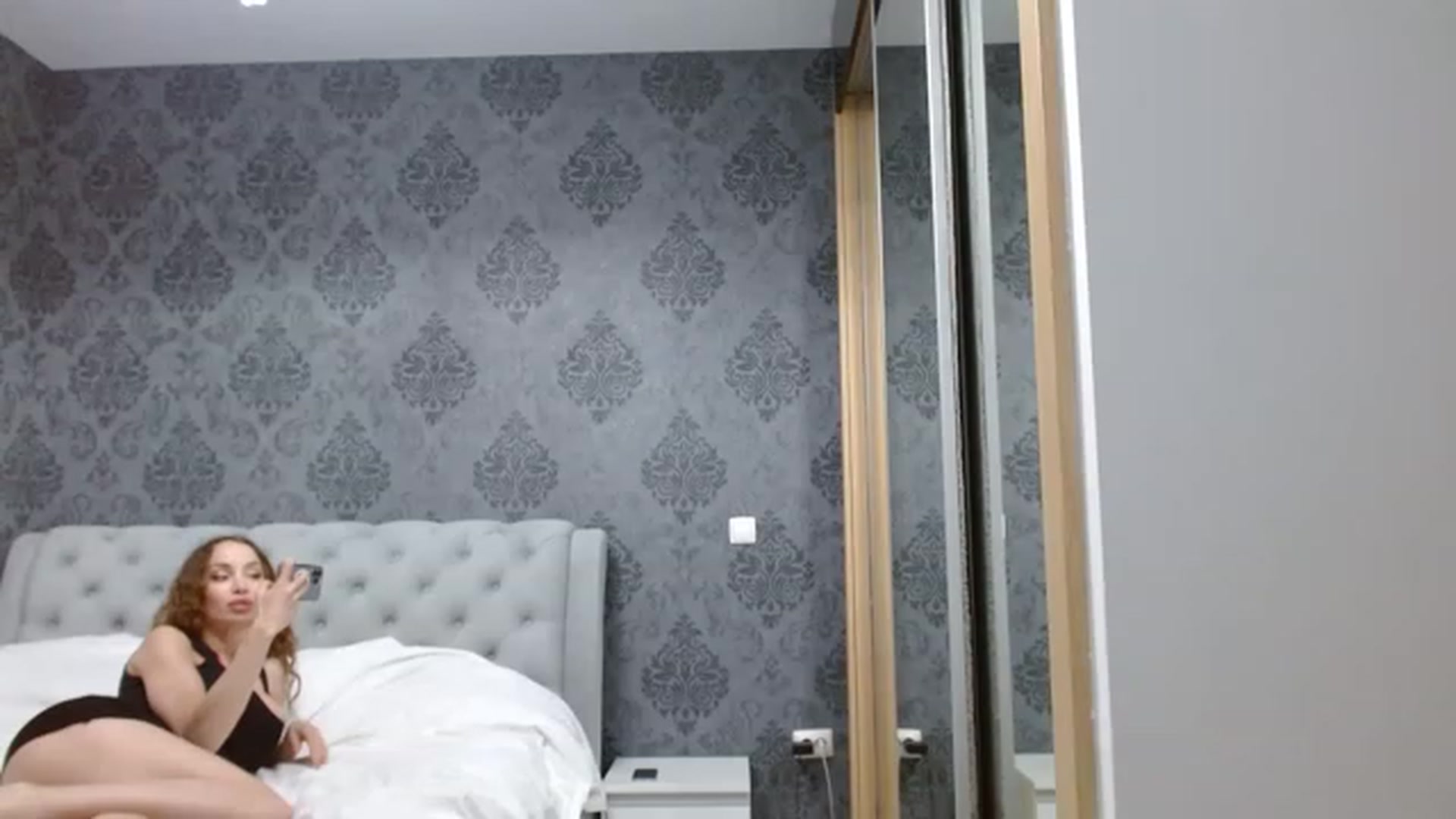 Gallery image thumbnail from Anayys's myfreecams stream on, 04/16/2023, 24:01 image 19 of 20