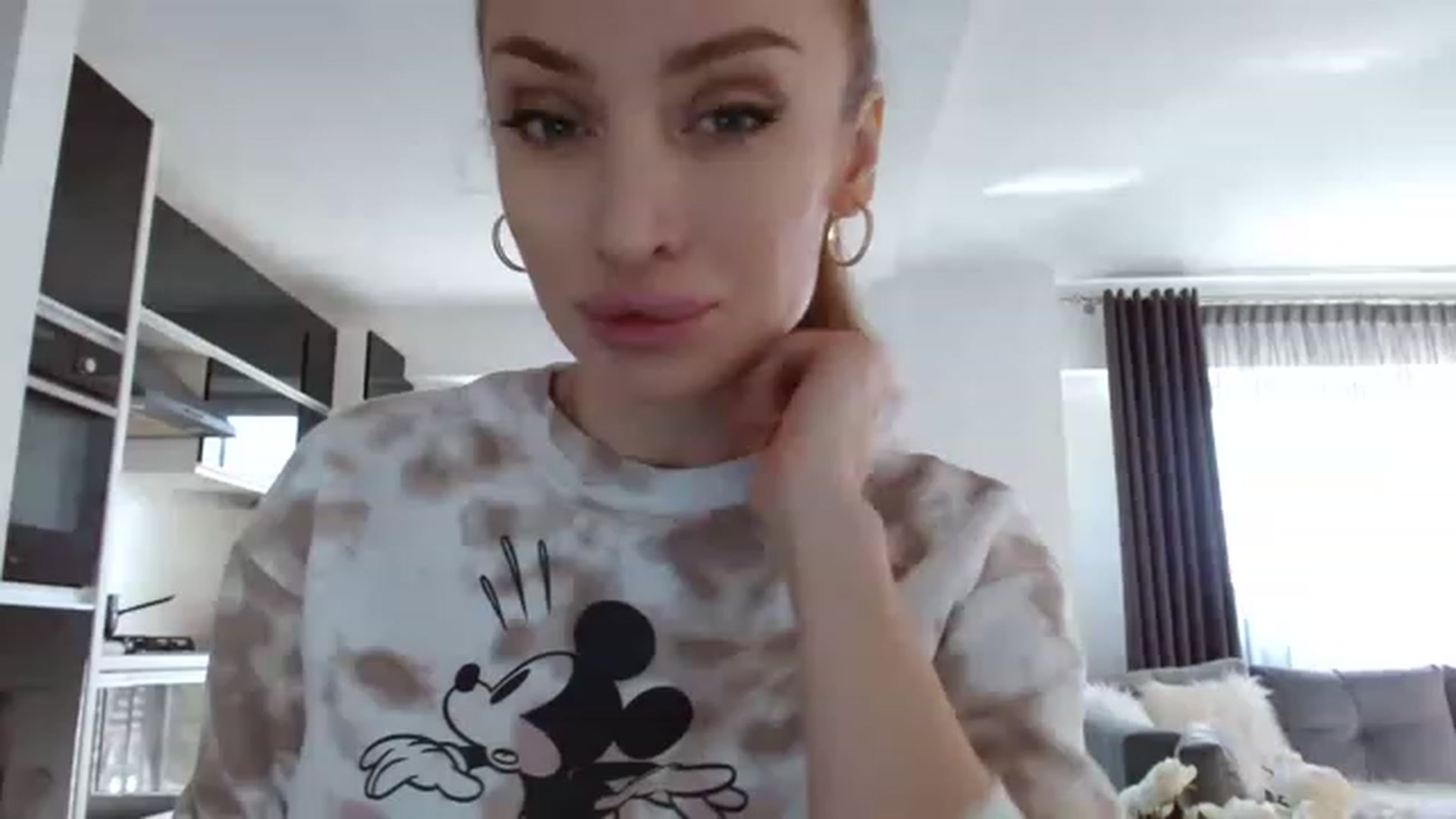 Gallery image thumbnail from Anayys's myfreecams stream on, 05/01/2023, 13:14 image 14 of 20
