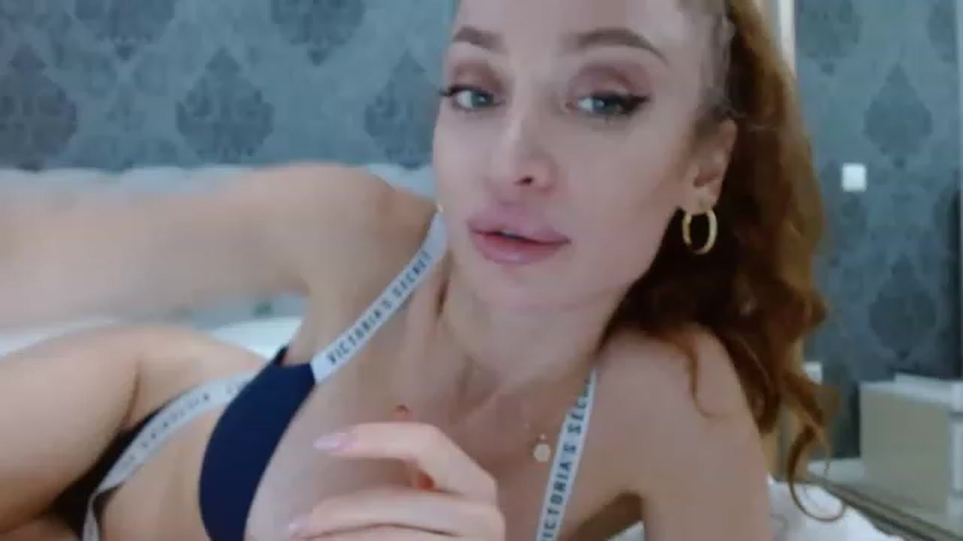 Gallery image thumbnail from Anayys's myfreecams stream on, 05/01/2023, 17:18 image 8 of 20