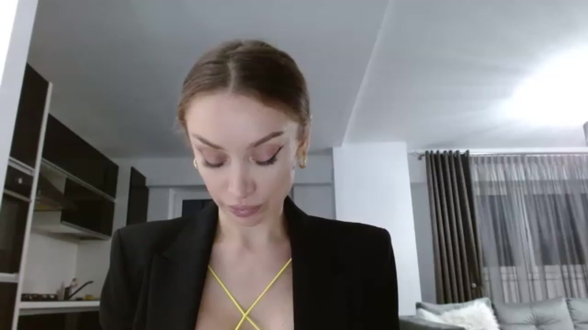 Gallery image thumbnail from Anayys's myfreecams stream on, 05/20/2023, 18:27 image 16 of 20