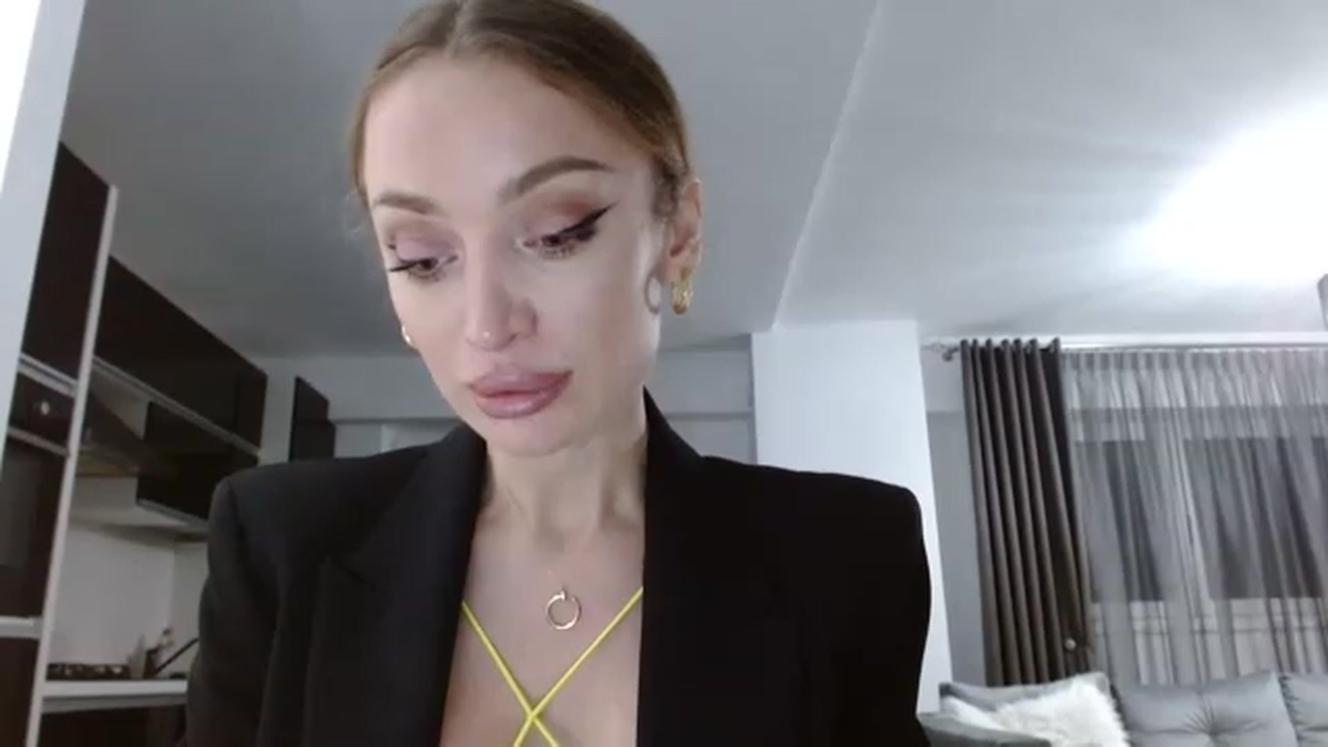 Gallery image thumbnail from Anayys's myfreecams stream on, 05/20/2023, 18:27 image 19 of 20