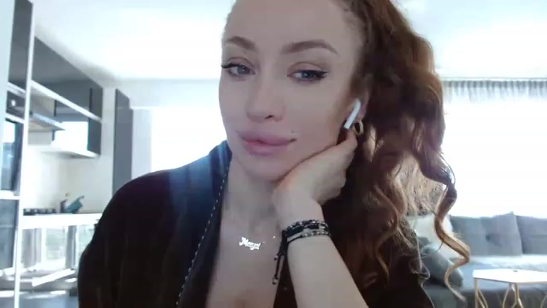 Gallery image thumbnail from Anayys's myfreecams stream on, 05/28/2023, 13:11 image 2 of 20