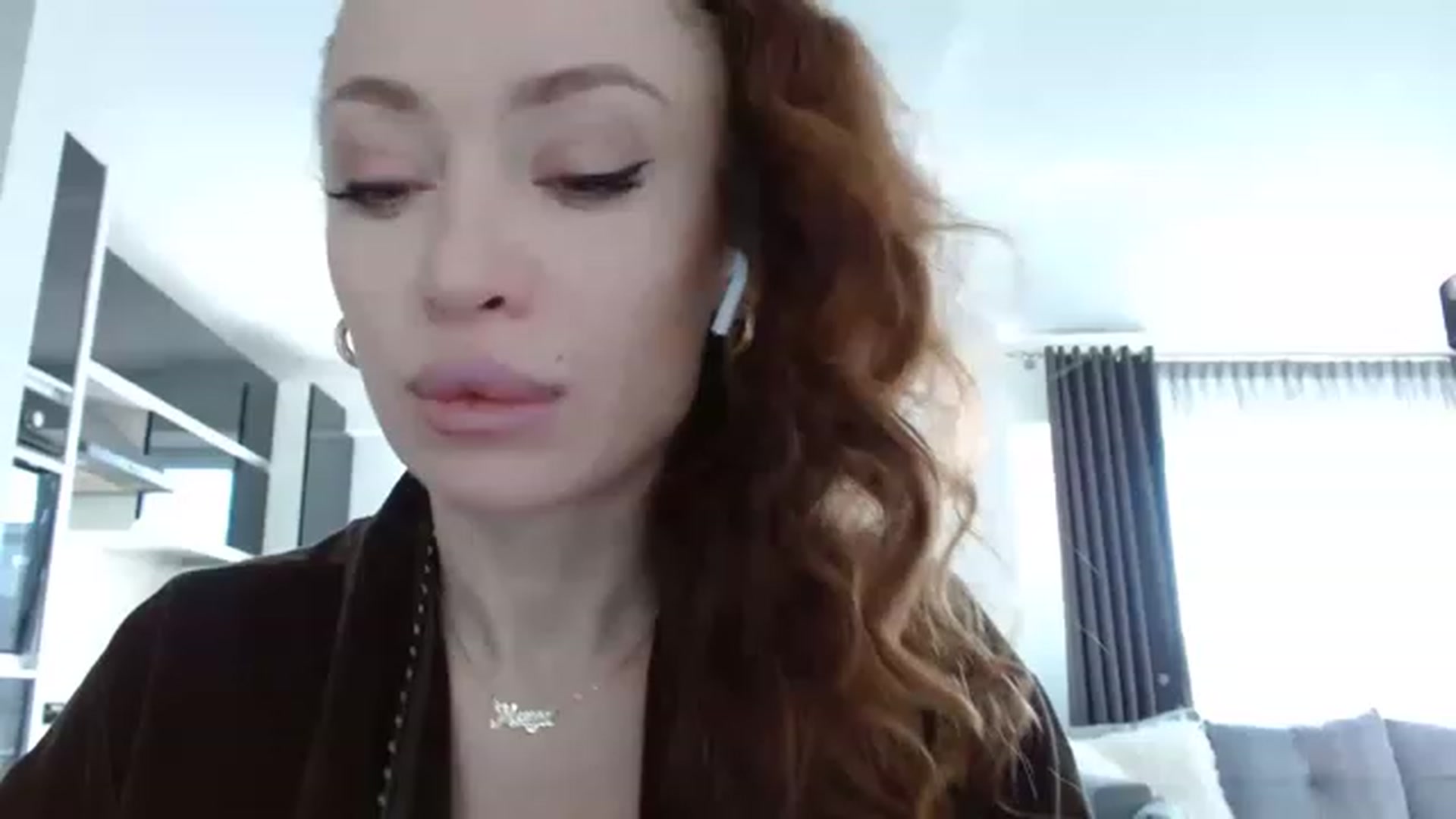 Gallery image thumbnail from Anayys's myfreecams stream on, 05/28/2023, 13:11 image 1 of 20