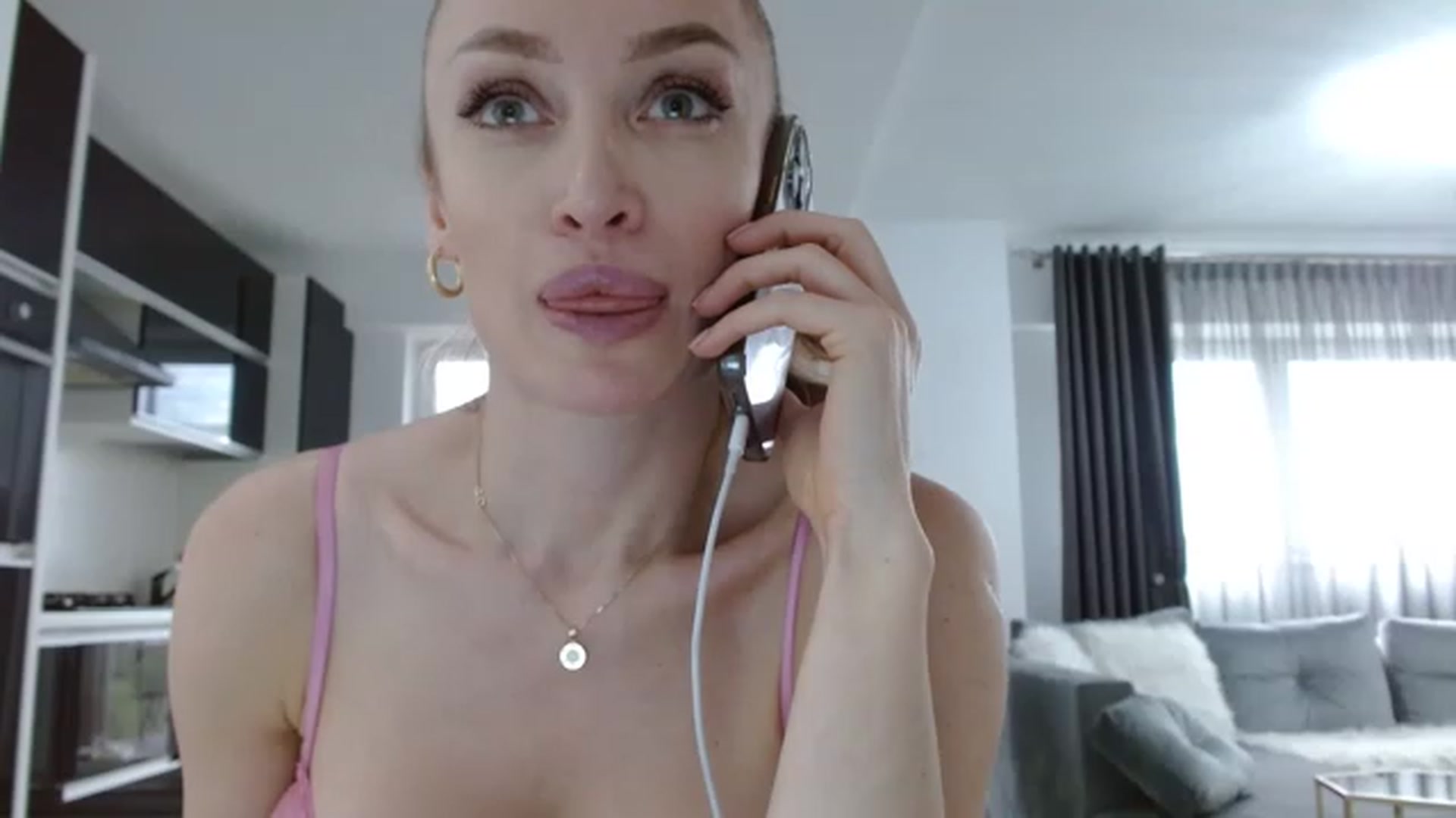 Gallery image thumbnail from Anayys's myfreecams stream on, 06/16/2023, 16:53 image 10 of 20