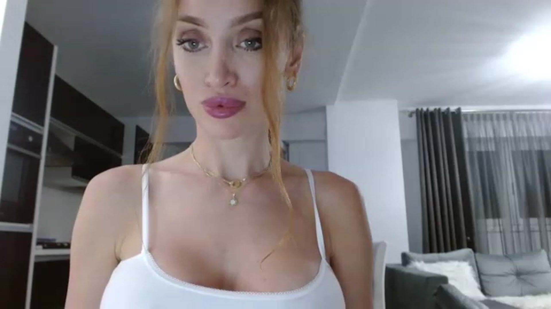 Gallery image thumbnail from Anayys's myfreecams stream on, 07/04/2023, 24:41 image 11 of 20