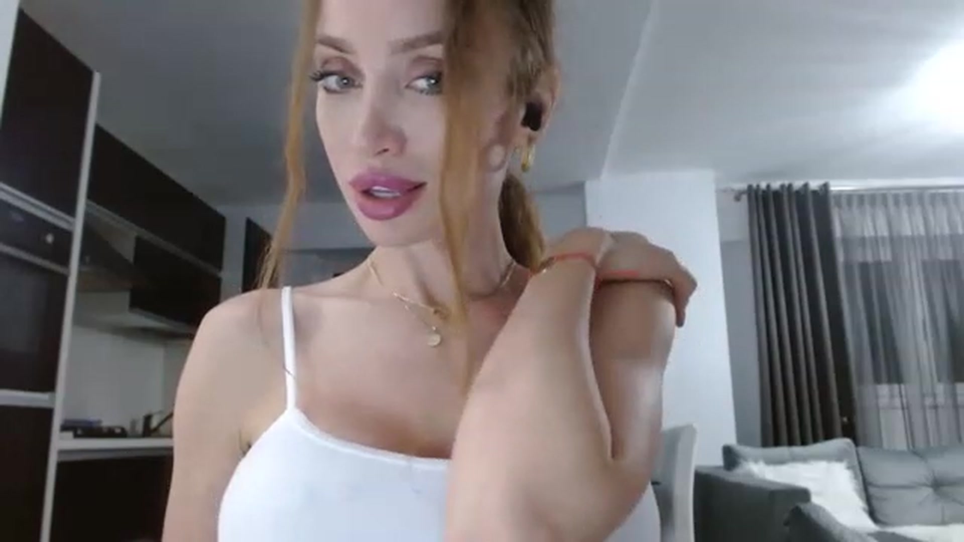 Gallery image thumbnail from Anayys's myfreecams stream on, 07/04/2023, 24:41 image 16 of 20