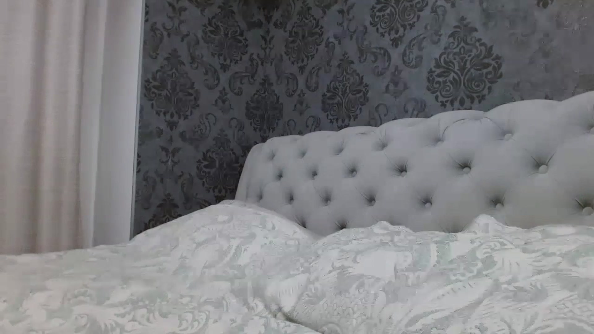 Gallery image thumbnail from Anayys's myfreecams stream on, 07/19/2023, 24:58 image 15 of 20