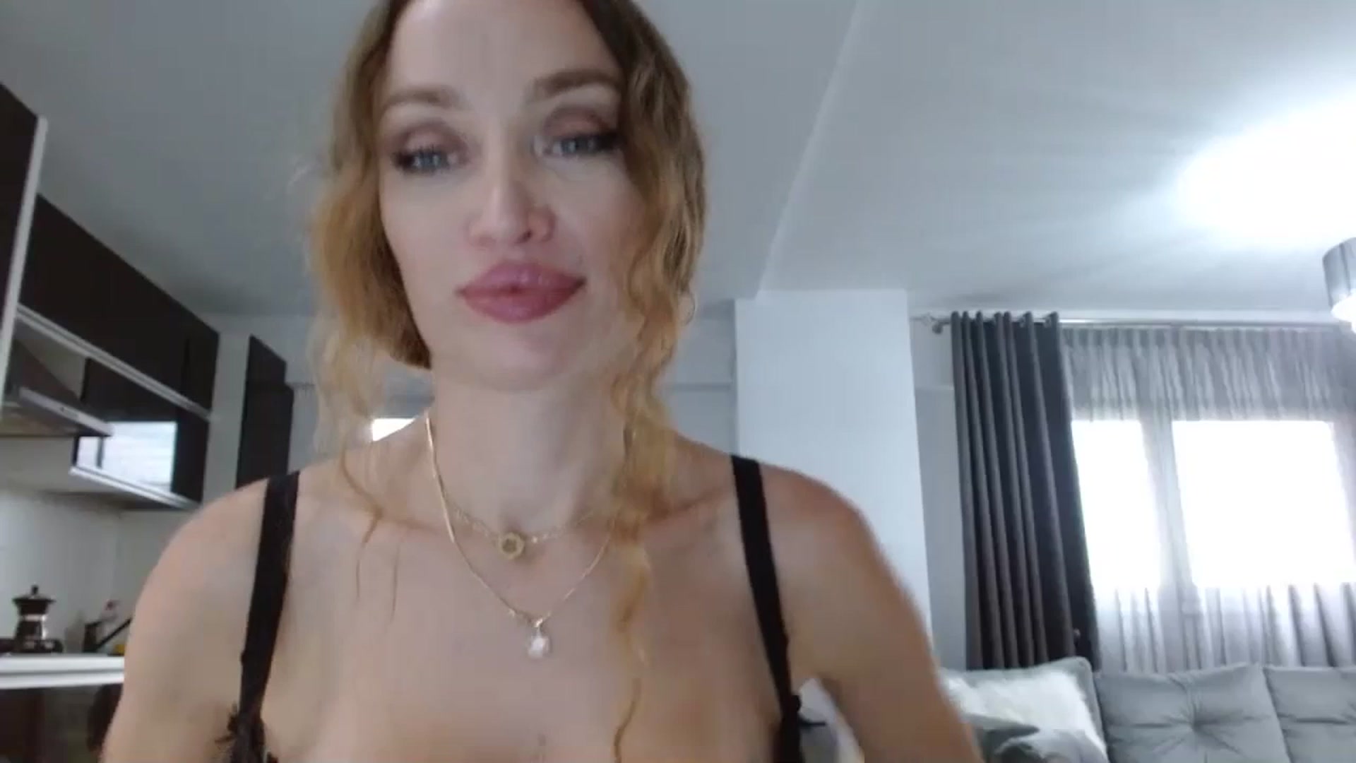 Gallery image thumbnail from Anayys's myfreecams stream on, 07/20/2023, 16:13 image 3 of 20