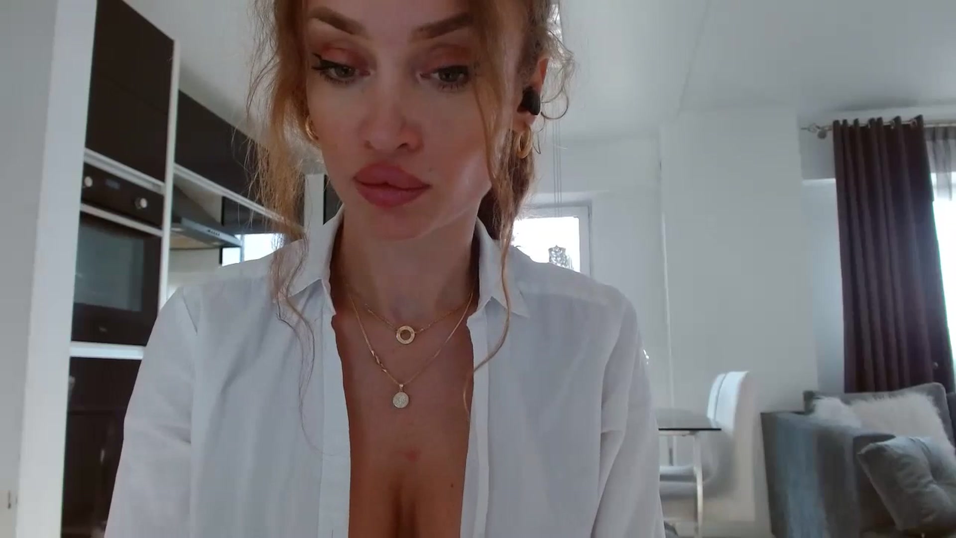 Gallery image thumbnail from Anayys's myfreecams stream on, 07/21/2023, 15:50 image 18 of 20