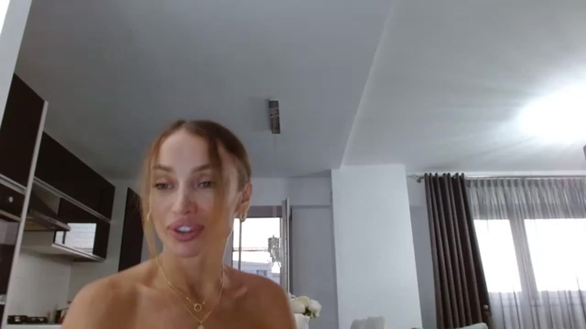 Gallery image thumbnail from Anayys's myfreecams stream on, 08/19/2023, 17:22 image 2 of 20