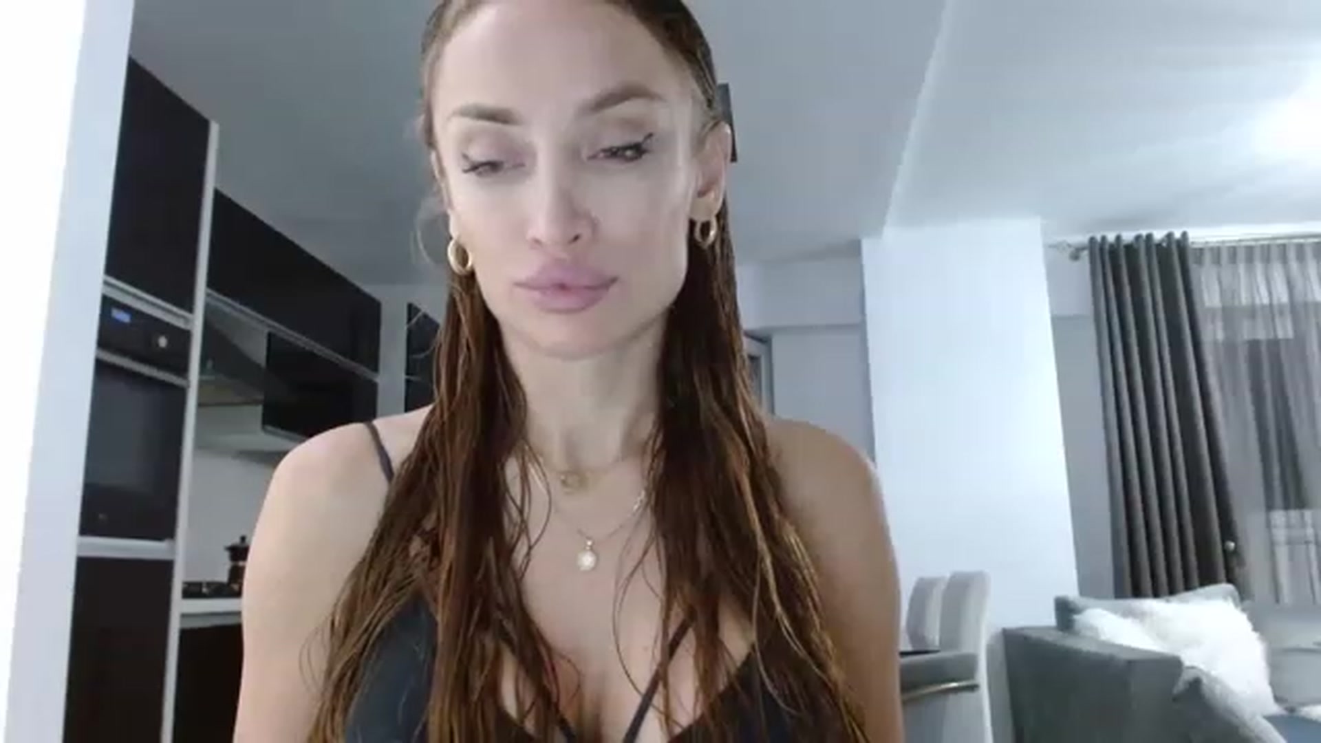 Gallery image thumbnail from Anayys's myfreecams stream on, 08/24/2023, 20:54 image 3 of 20