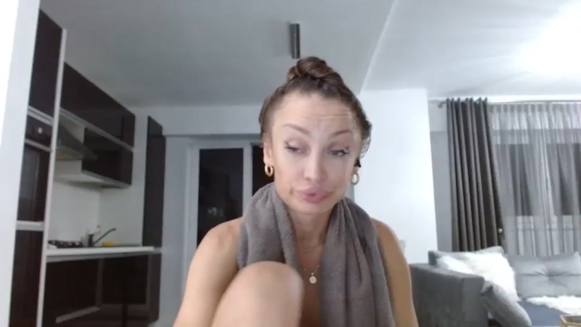 Gallery image thumbnail from Anayys's myfreecams stream on, 08/26/2023, 21:48 image 1 of 20