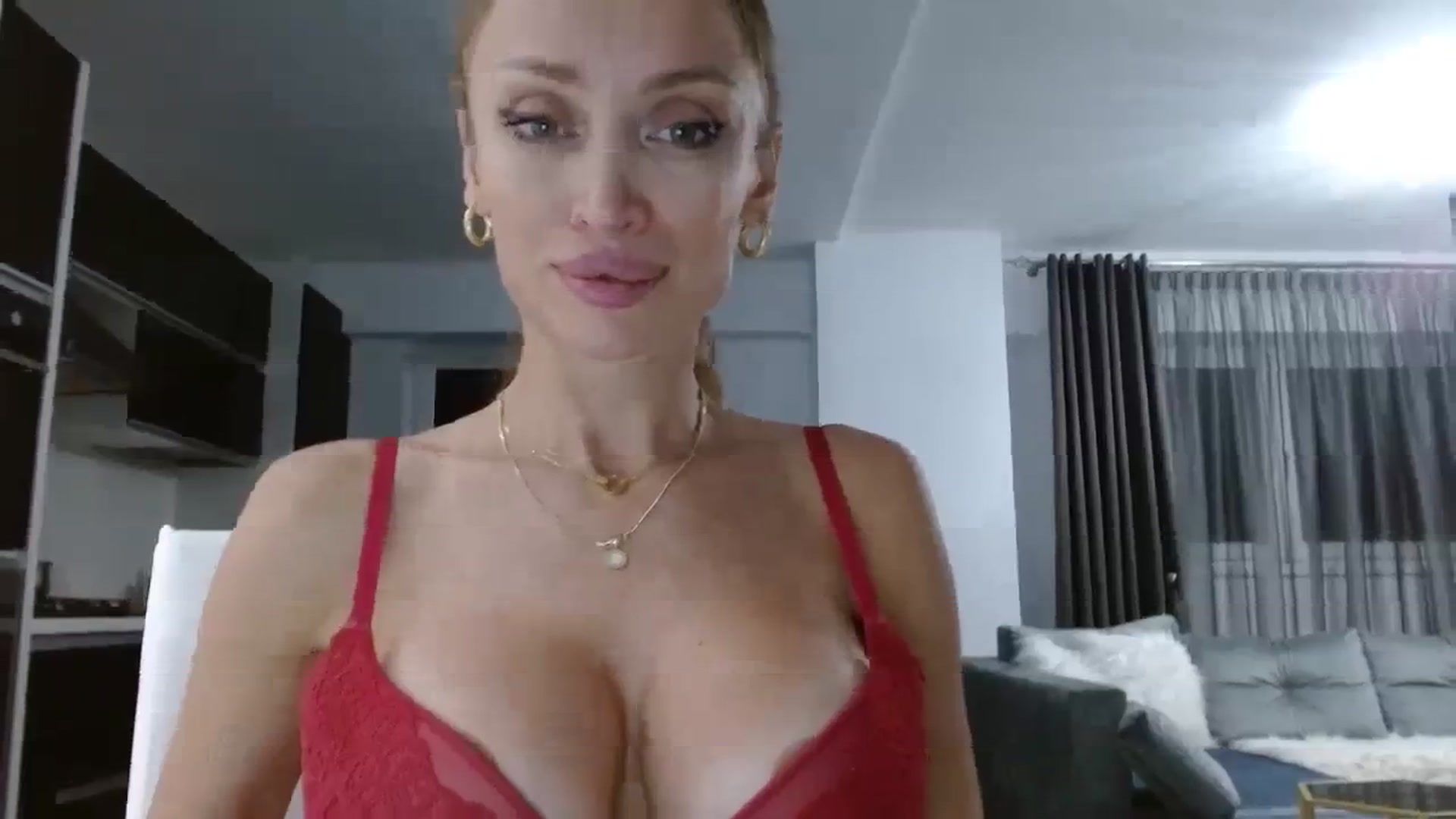 Gallery image thumbnail from Anayys's myfreecams stream on, 08/28/2023, 24:00 image 2 of 20