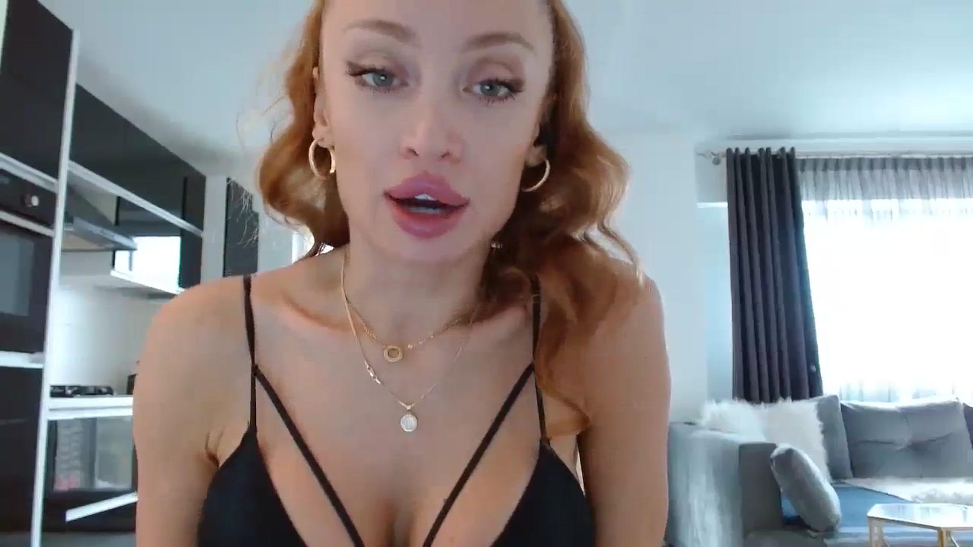 Gallery image thumbnail from Anayys's myfreecams stream on, 09/04/2023, 14:08 image 11 of 20