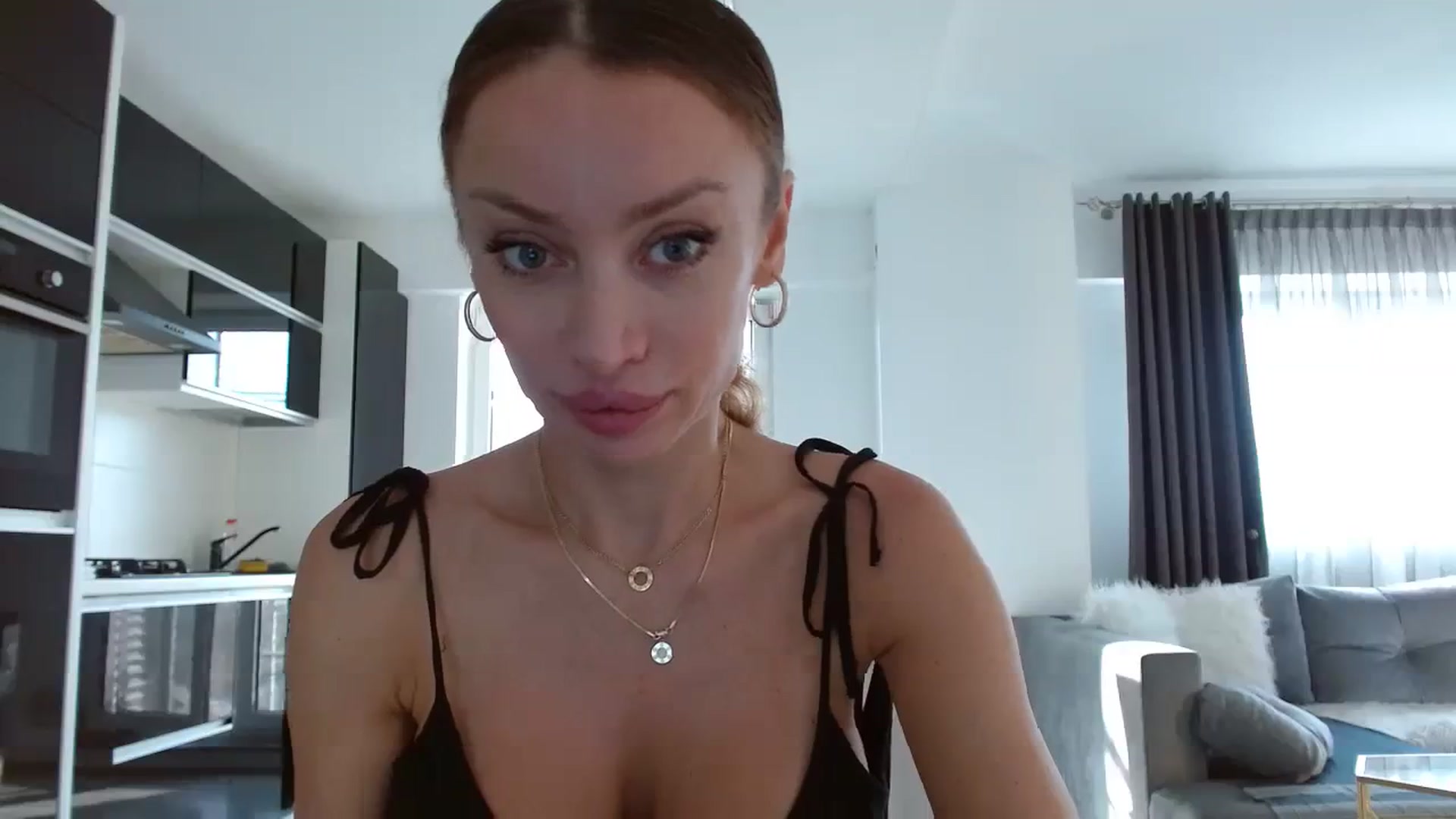 Gallery image thumbnail from Anayys's myfreecams stream on, 09/05/2023, 15:21 image 3 of 20