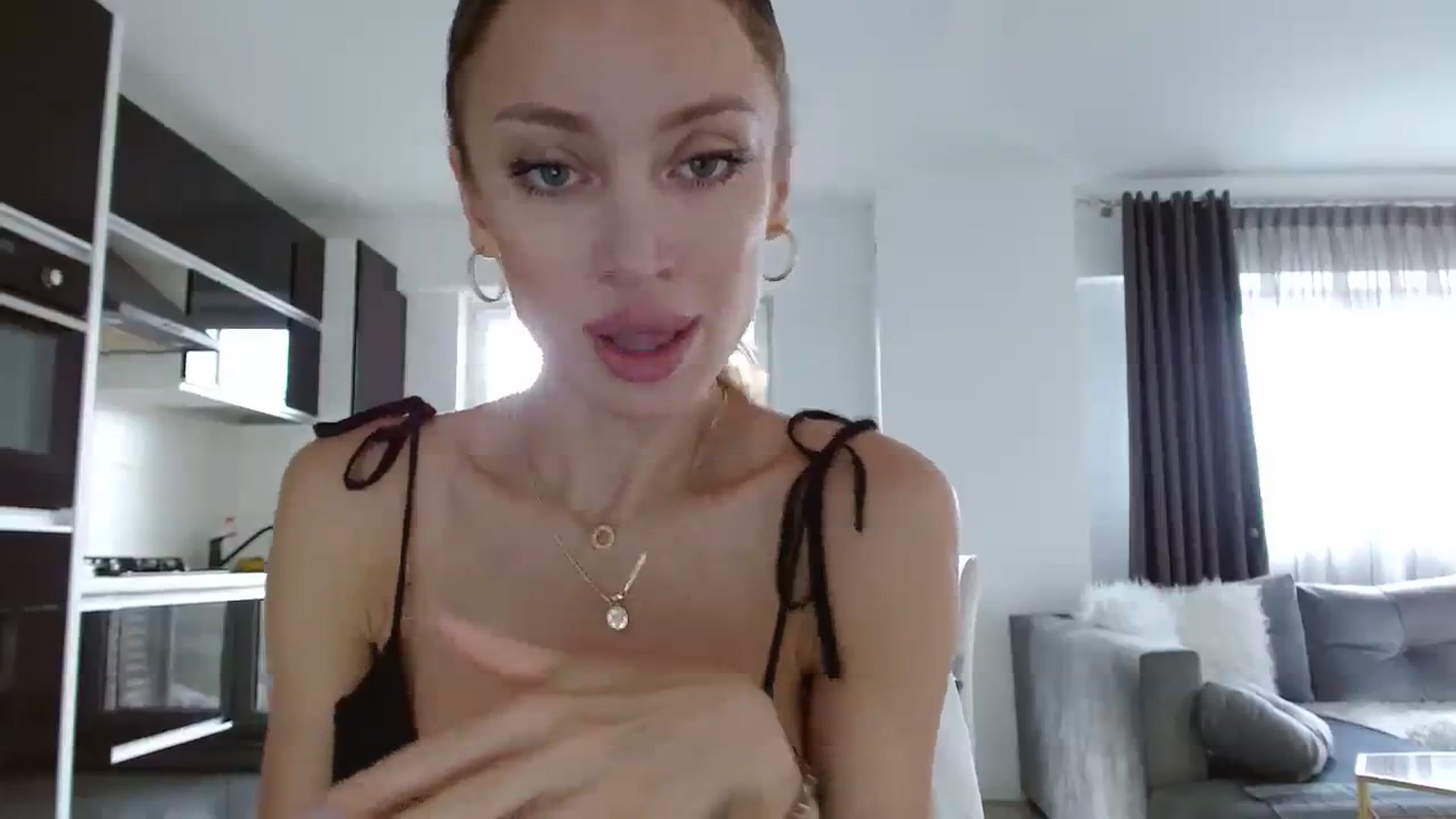 Gallery image thumbnail from Anayys's myfreecams stream on, 09/05/2023, 15:21 image 2 of 20