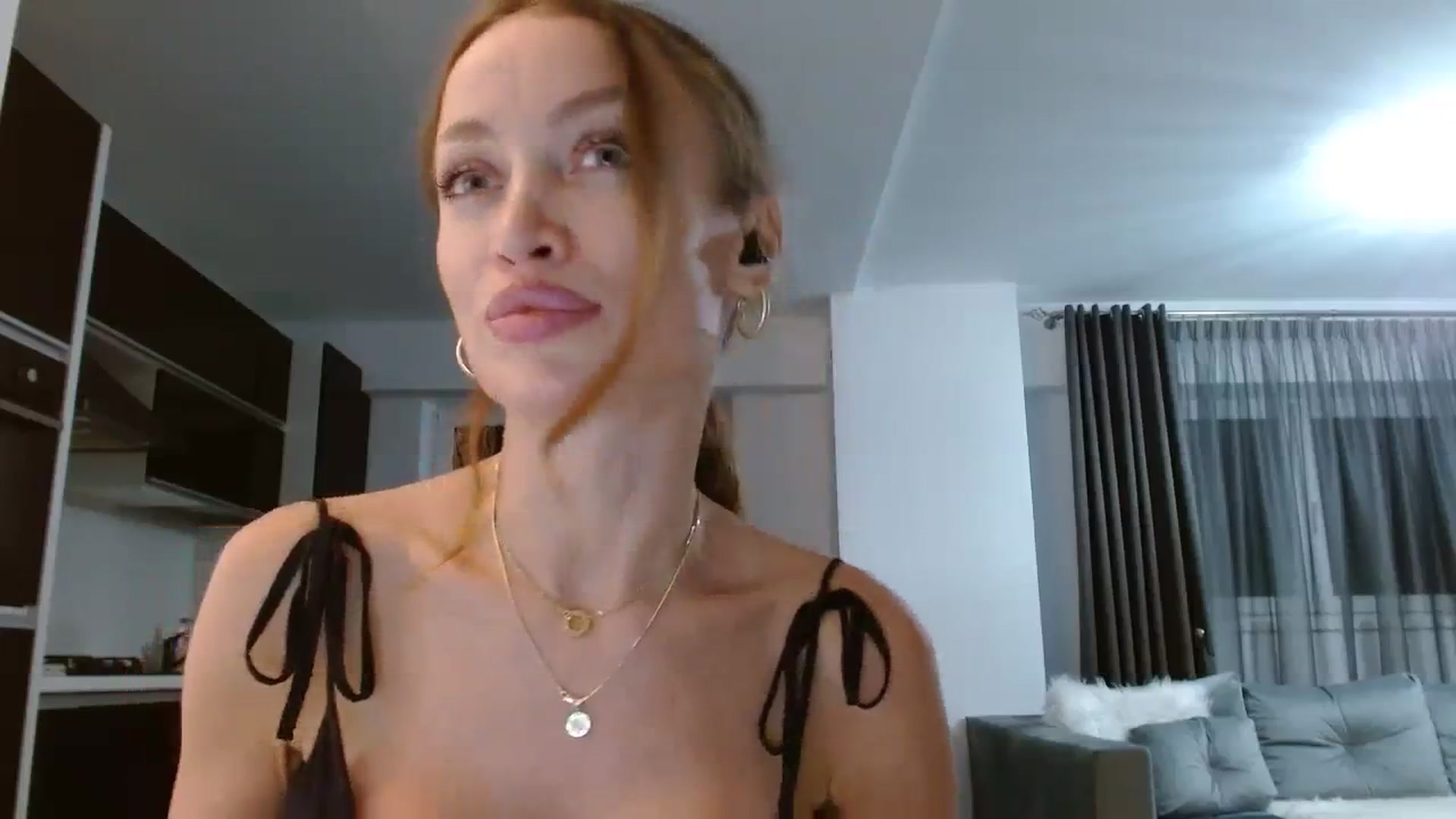 Gallery image thumbnail from Anayys's myfreecams stream on, 09/05/2023, 23:09 image 12 of 20