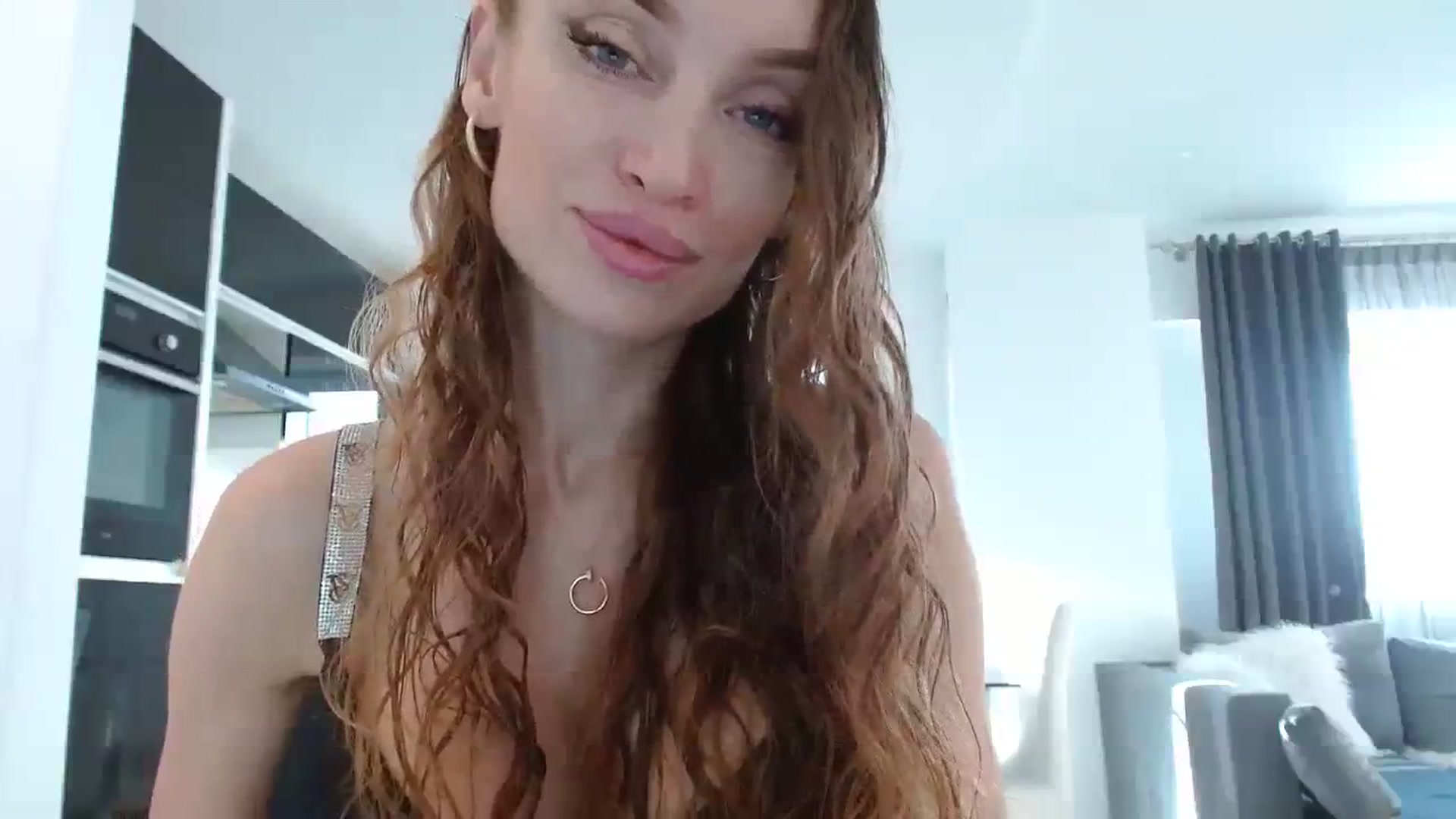 Gallery image thumbnail from Anayys's myfreecams stream on, 09/24/2023, 15:10 image 10 of 20