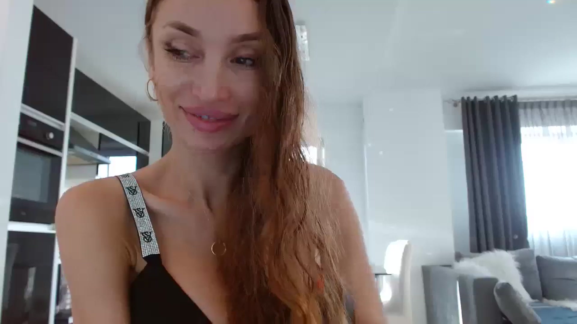 Gallery image thumbnail from Anayys's myfreecams stream on, 09/24/2023, 15:10 image 15 of 20