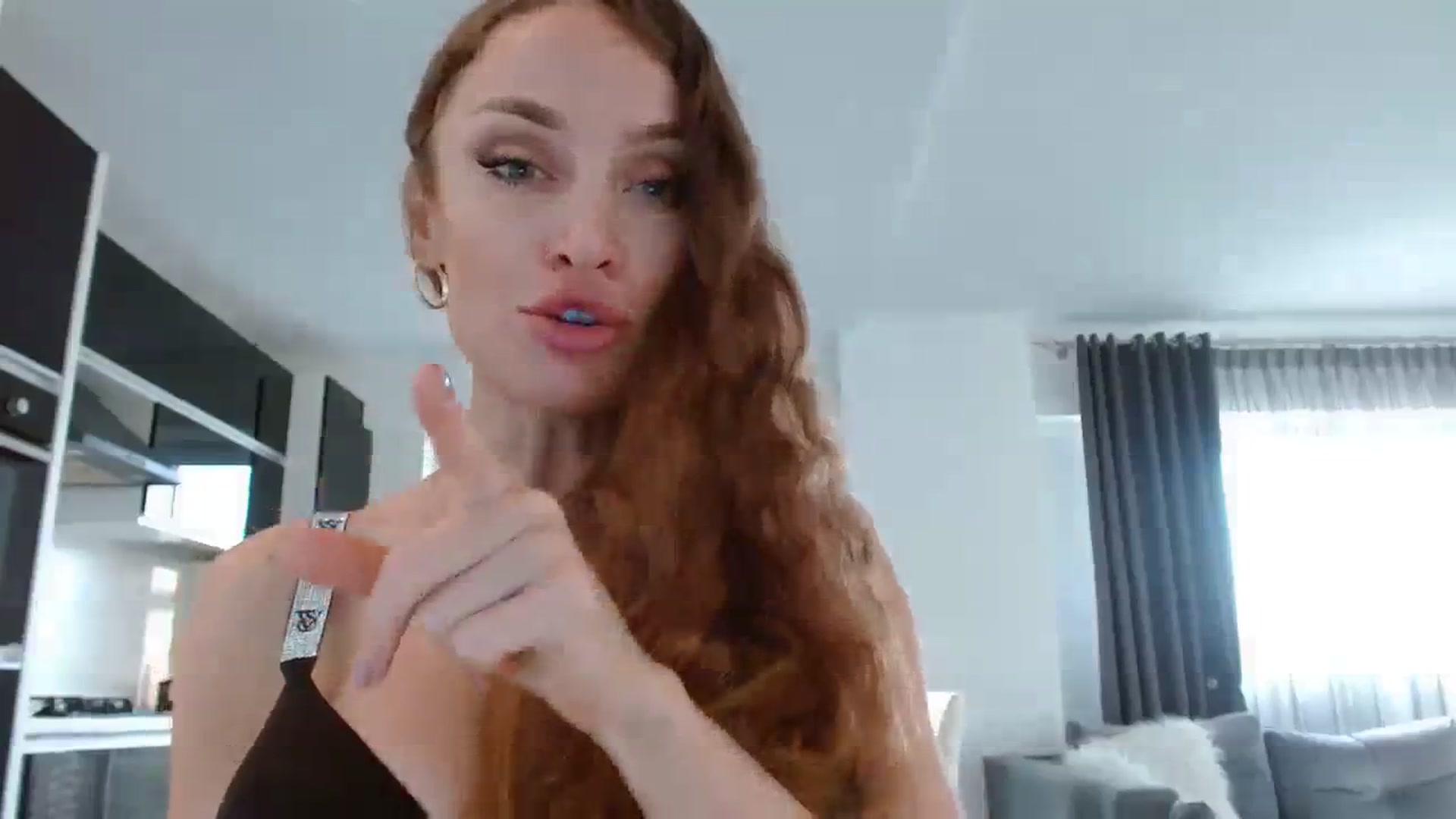 Gallery image thumbnail from Anayys's myfreecams stream on, 09/24/2023, 15:29 image 6 of 20
