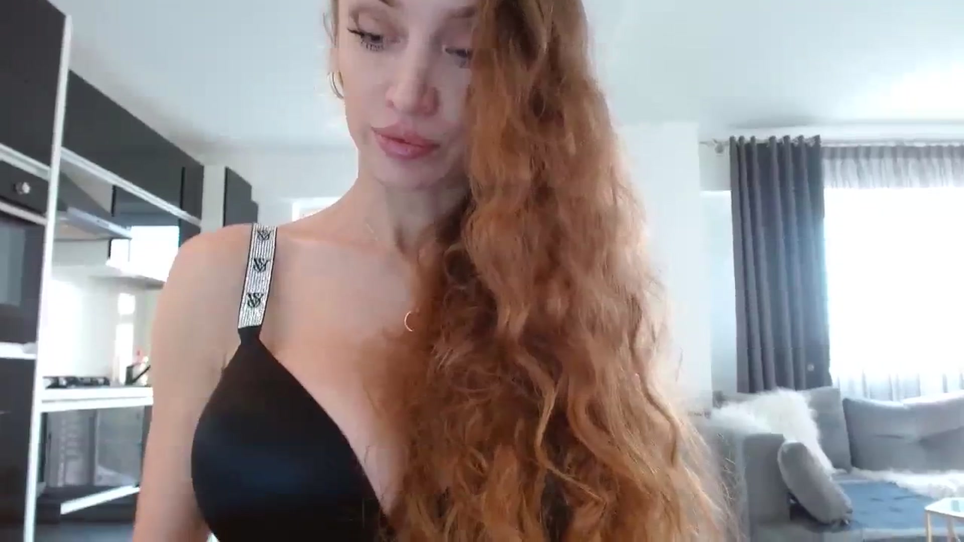 Gallery image thumbnail from Anayys's myfreecams stream on, 09/24/2023, 15:29 image 4 of 20