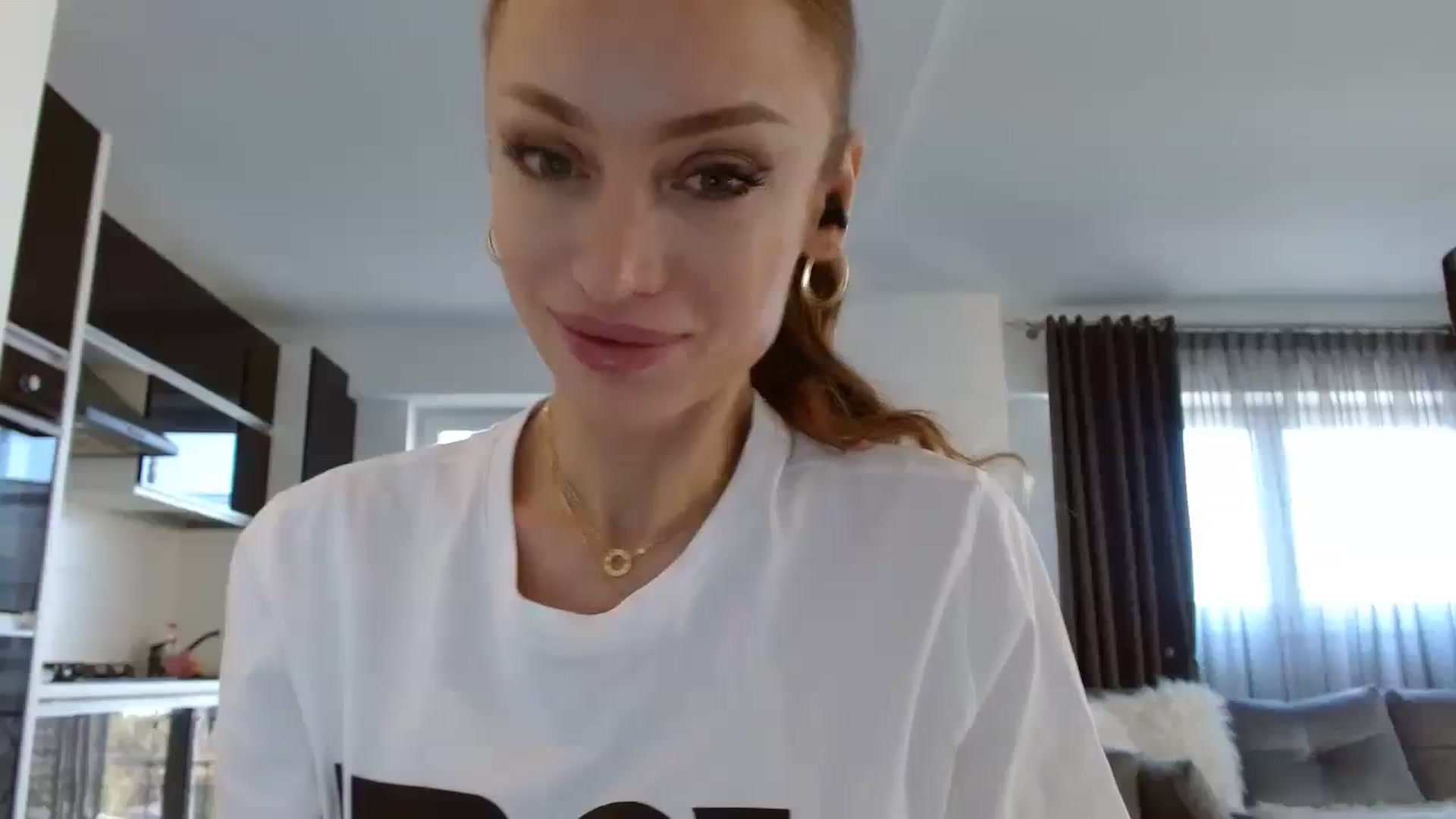 Gallery image thumbnail from Anayys's myfreecams stream on, 10/11/2023, 11:57 image 10 of 20