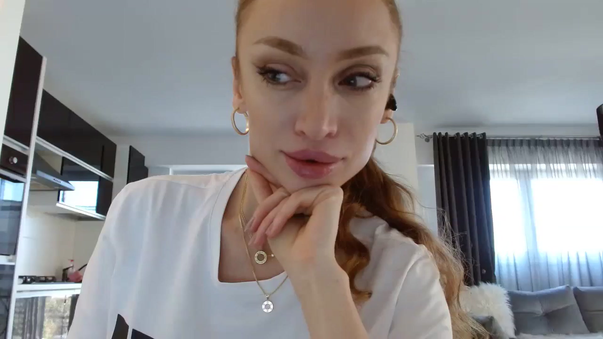 Gallery image thumbnail from Anayys's myfreecams stream on, 10/11/2023, 11:57 image 9 of 20