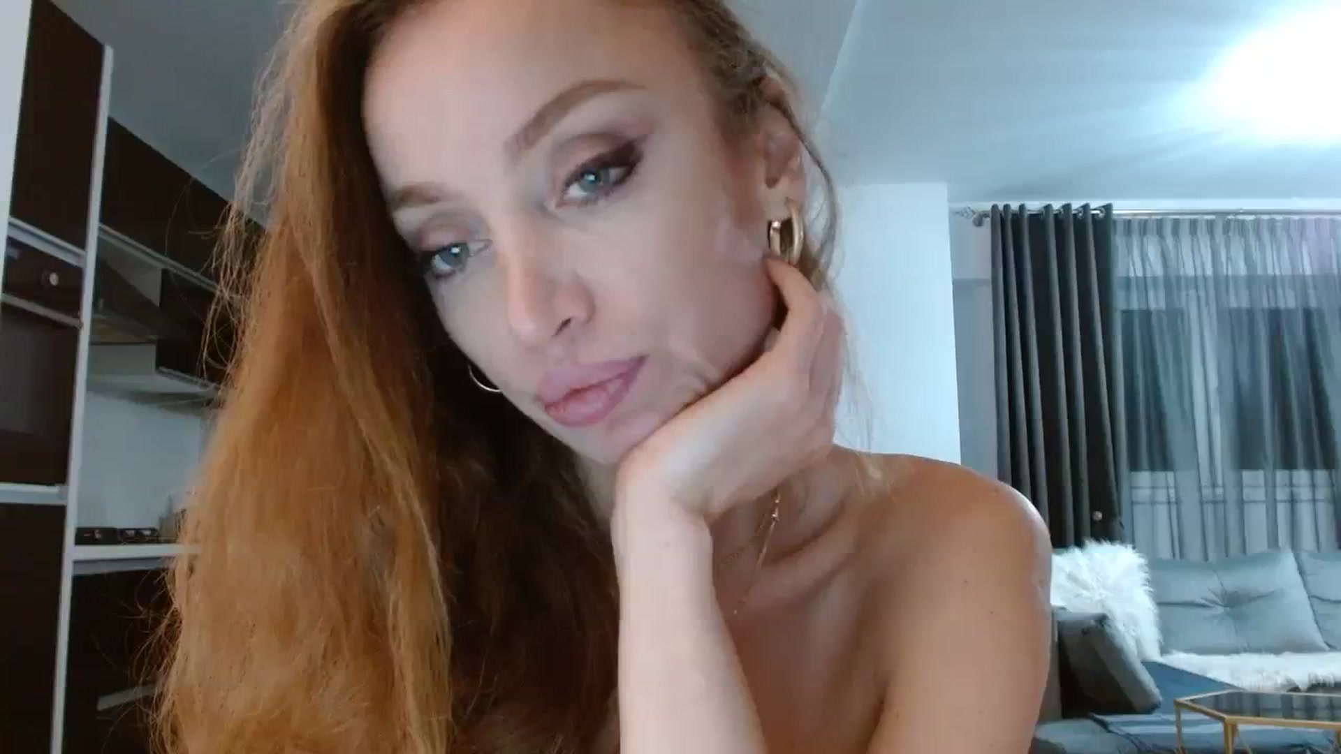 Gallery image thumbnail from Anayys's myfreecams stream on, 10/11/2023, 17:48 image 8 of 20