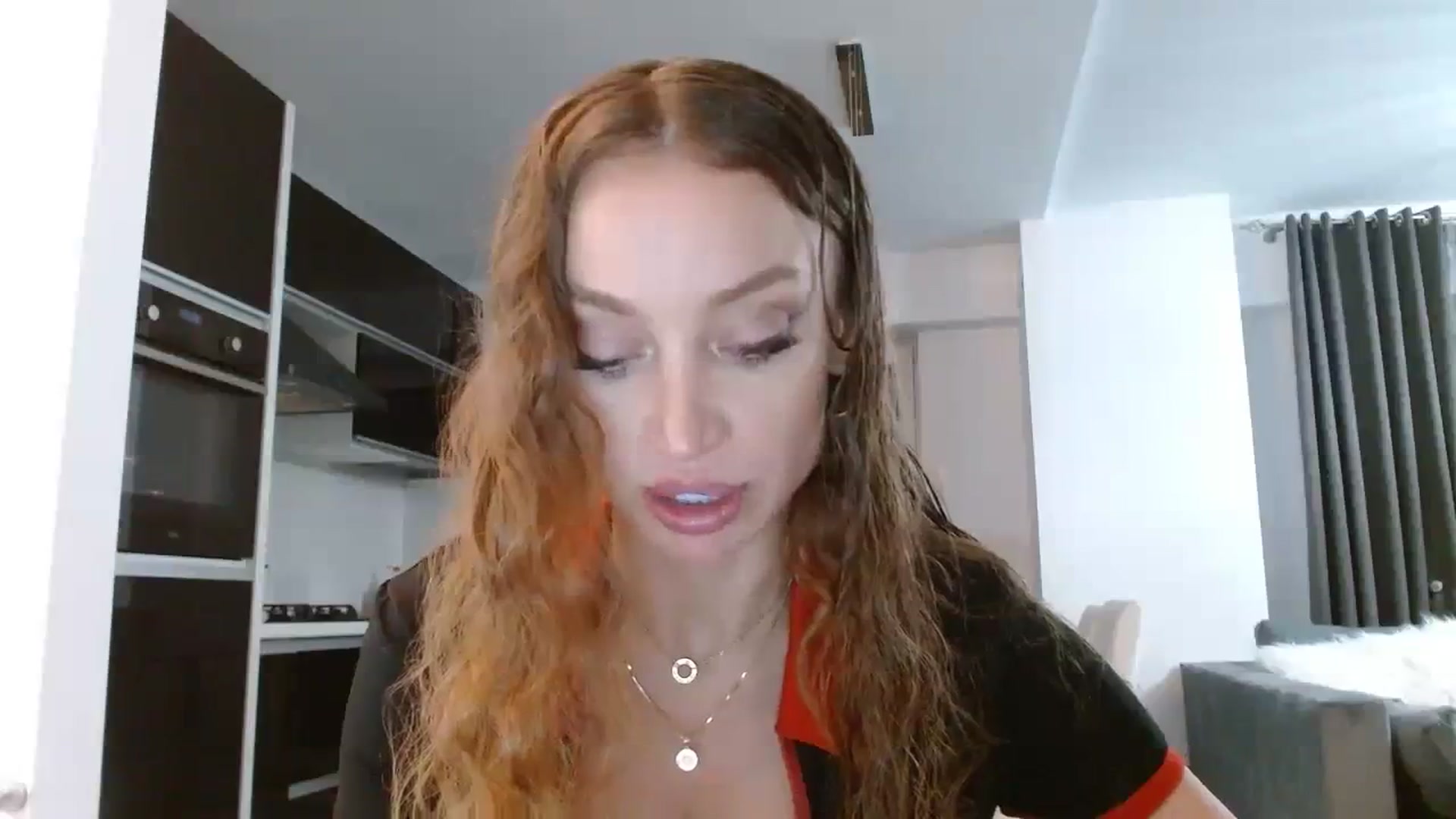 Gallery image thumbnail from Anayys's myfreecams stream on, 10/11/2023, 19:07 image 4 of 20