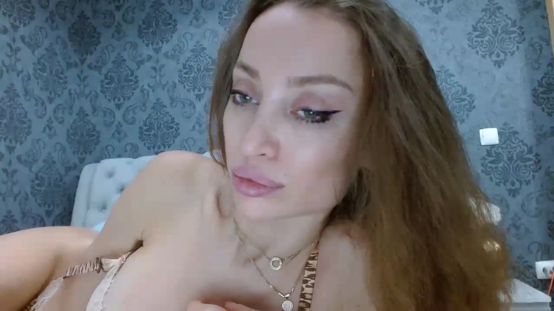 Gallery image thumbnail from Anayys's myfreecams stream on, 12/01/2023, 24:54 image 11 of 20