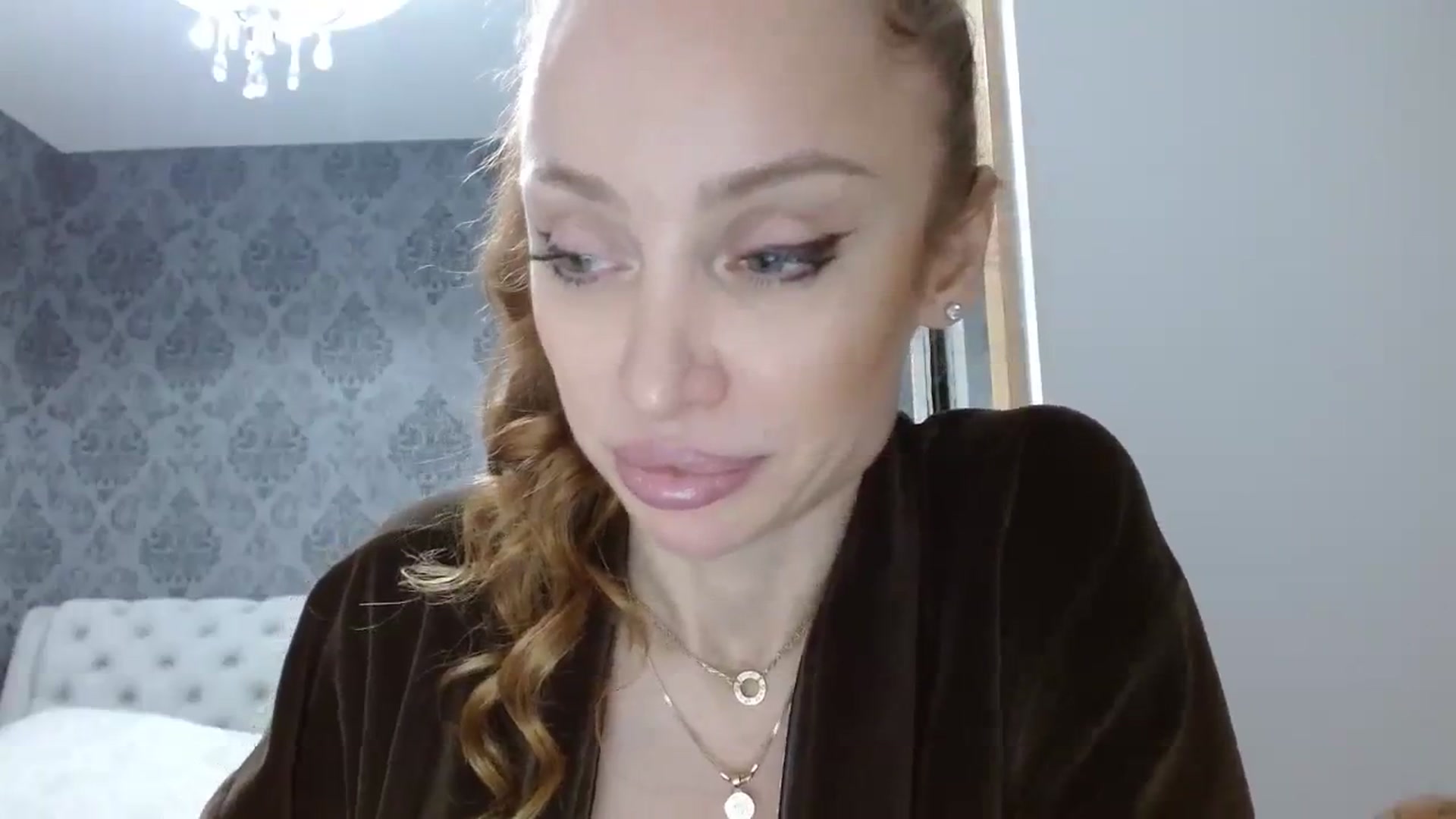 Gallery image thumbnail from Anayys's myfreecams stream on, 12/03/2023, 22:24 image 4 of 20