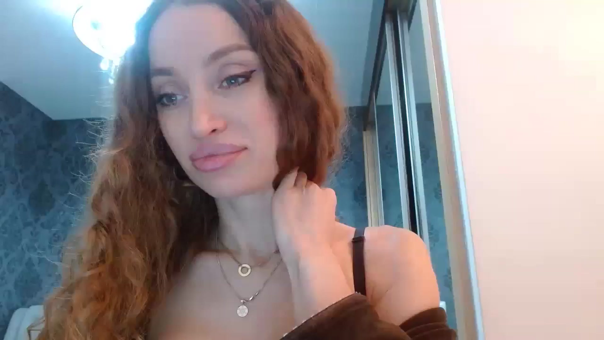 Gallery image thumbnail from Anayys's myfreecams stream on, 12/06/2023, 23:40 image 4 of 20