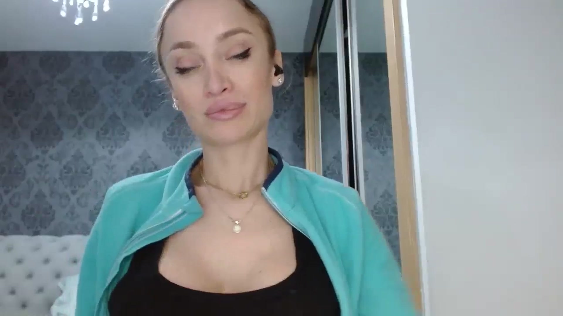 Gallery image thumbnail from Anayys's myfreecams stream on, 12/23/2023, 20:11 image 12 of 20