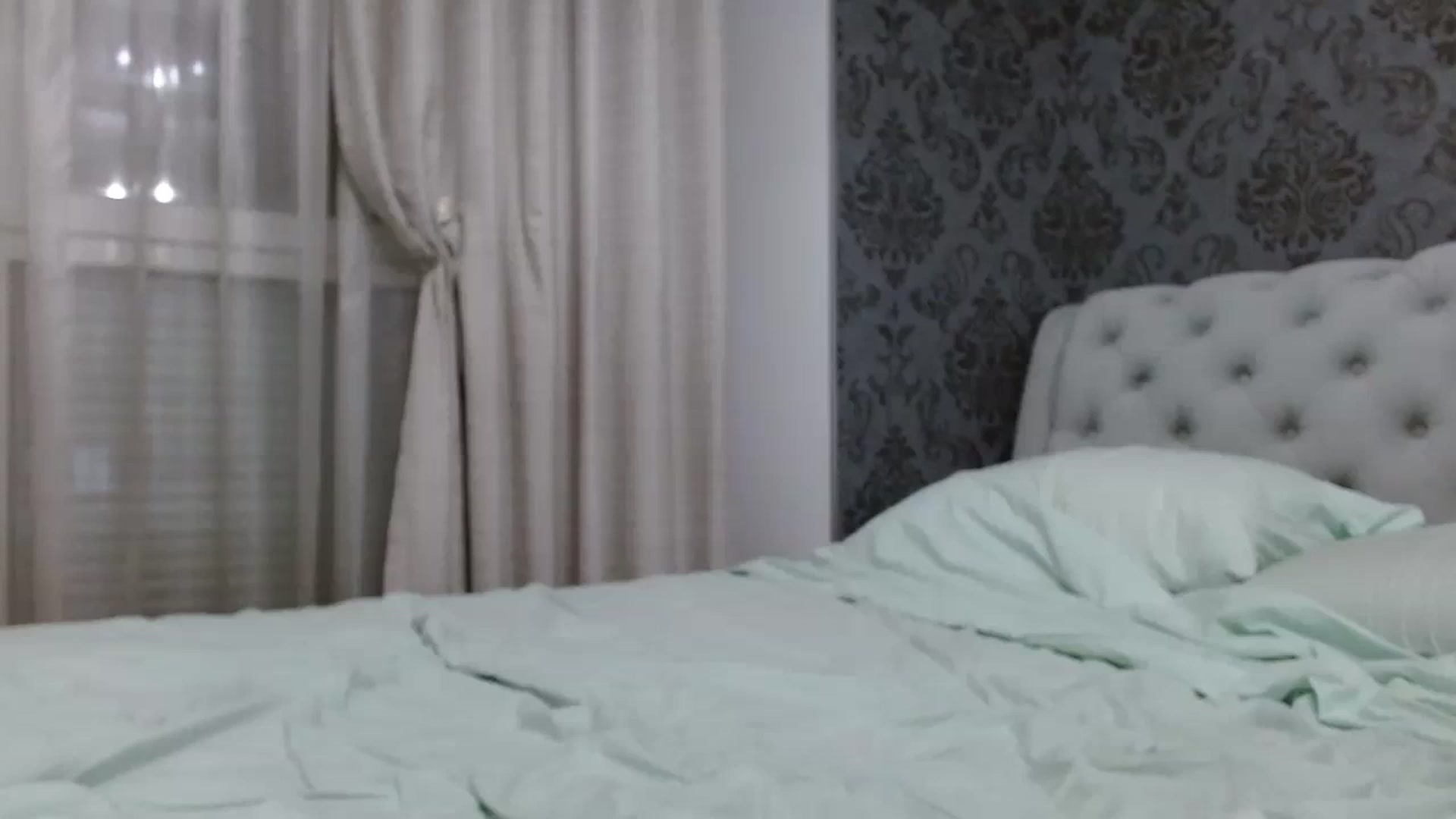 Gallery image thumbnail from Anayys's myfreecams stream on, 12/25/2023, 03:05 image 19 of 20