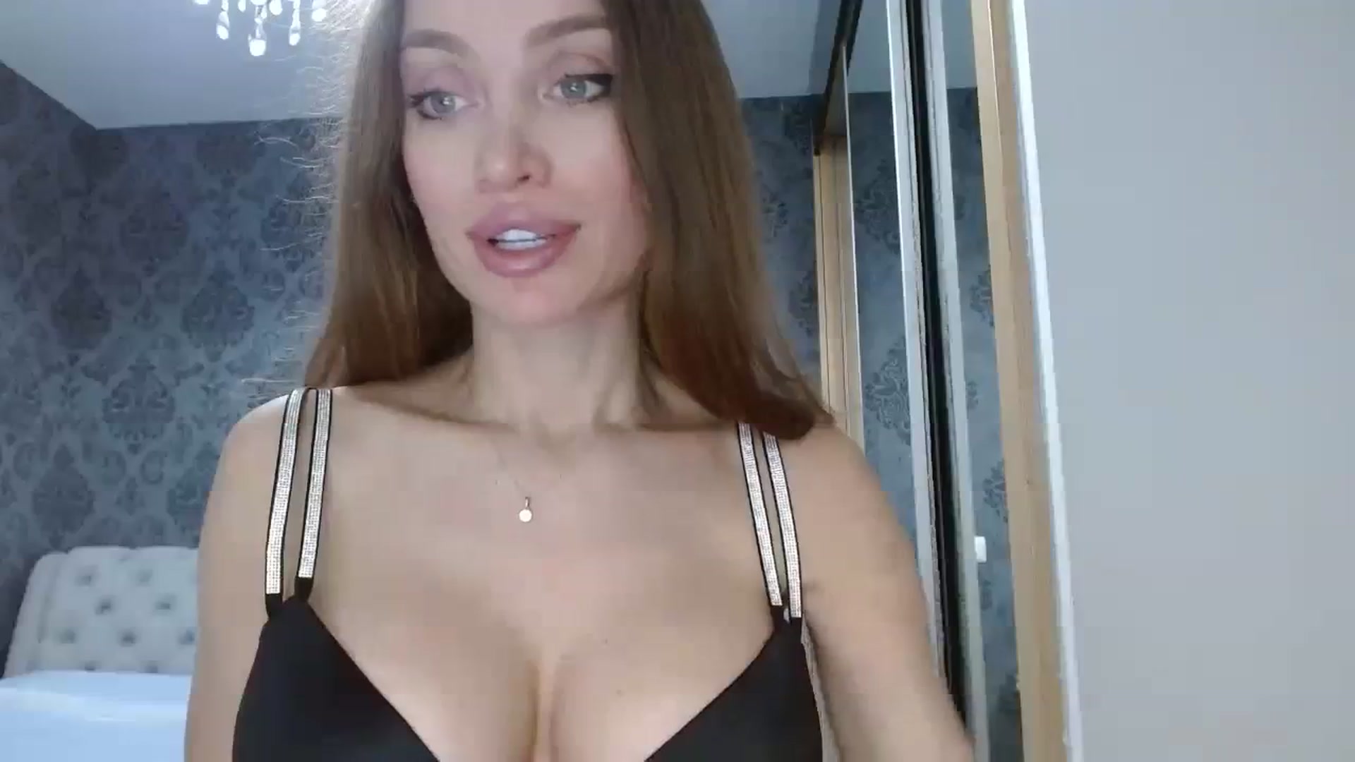 Gallery image thumbnail from Anayys's myfreecams stream on, 01/07/2024, 22:58 image 14 of 20