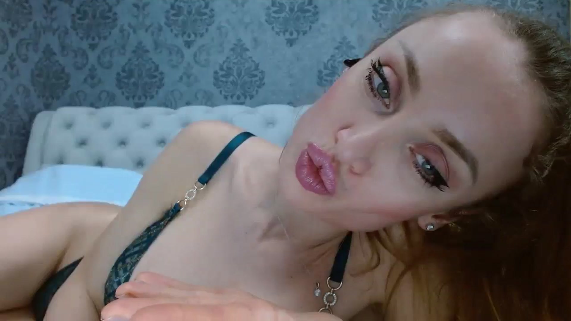 Gallery image thumbnail from Anayys's myfreecams stream on, 01/09/2024, 24:01 image 6 of 20
