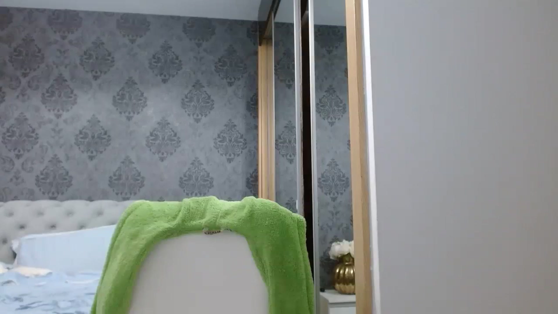 Gallery image thumbnail from Anayys's myfreecams stream on, 01/10/2024, 04:12 image 4 of 20