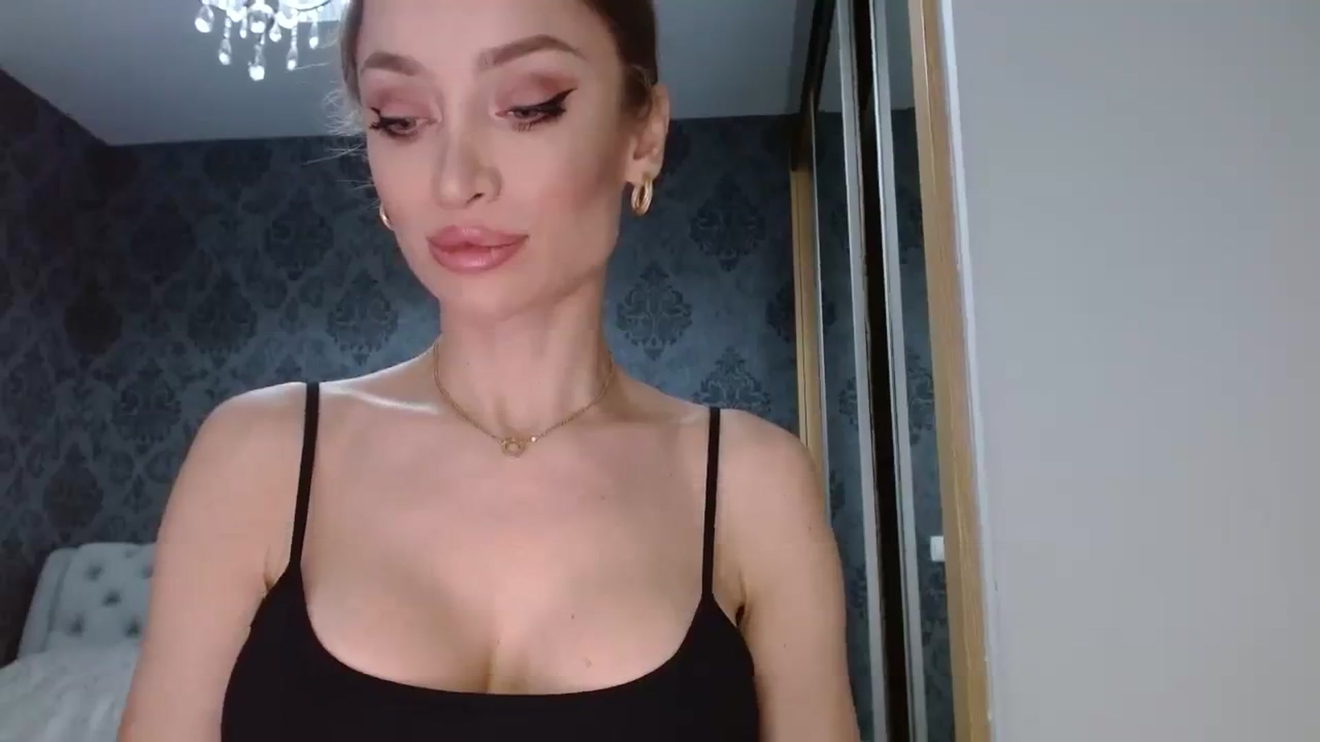 Gallery image thumbnail from Anayys's myfreecams stream on, 01/27/2024, 18:32 image 18 of 20