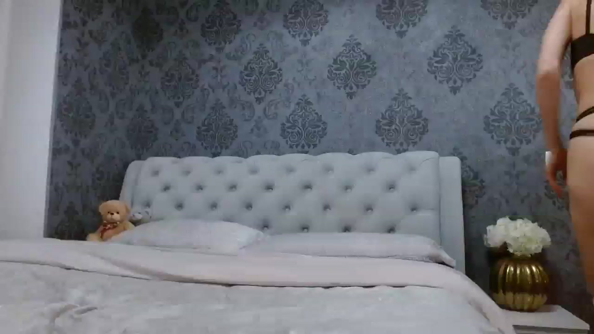 Gallery image thumbnail from Anayys's myfreecams stream on, 01/29/2024, 20:55 image 11 of 20
