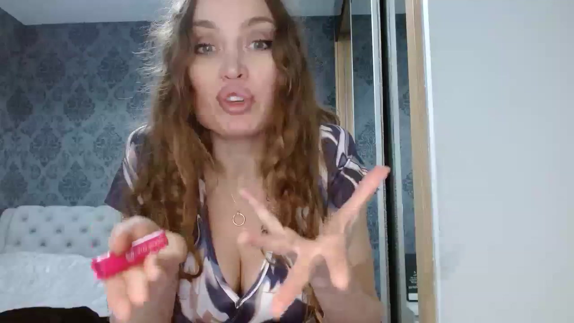 Gallery image thumbnail from Anayys's myfreecams stream on, 02/07/2024, 17:27 image 19 of 20