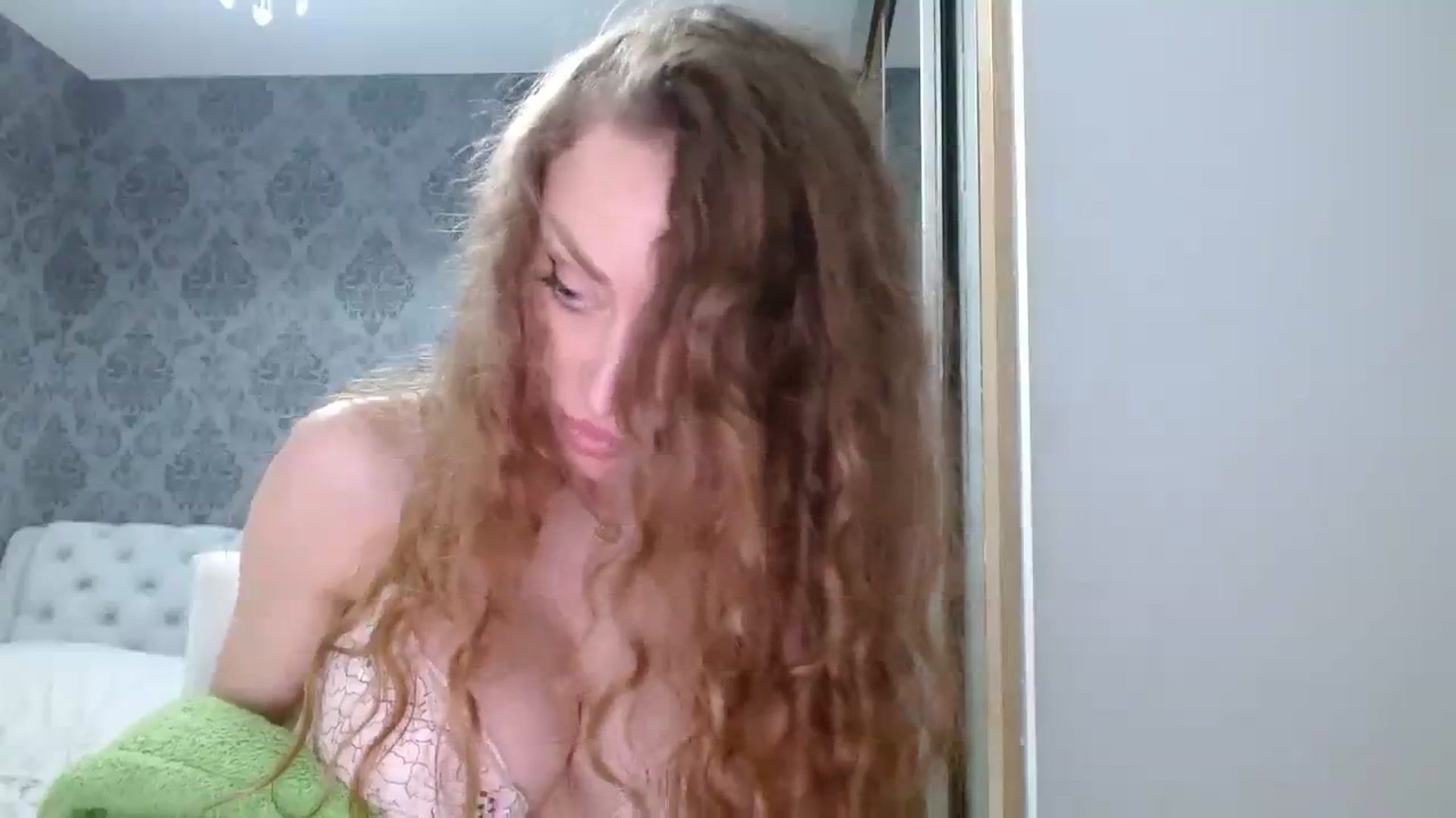 Gallery image thumbnail from Anayys's myfreecams stream on, 03/08/2024, 07:06 image 8 of 20