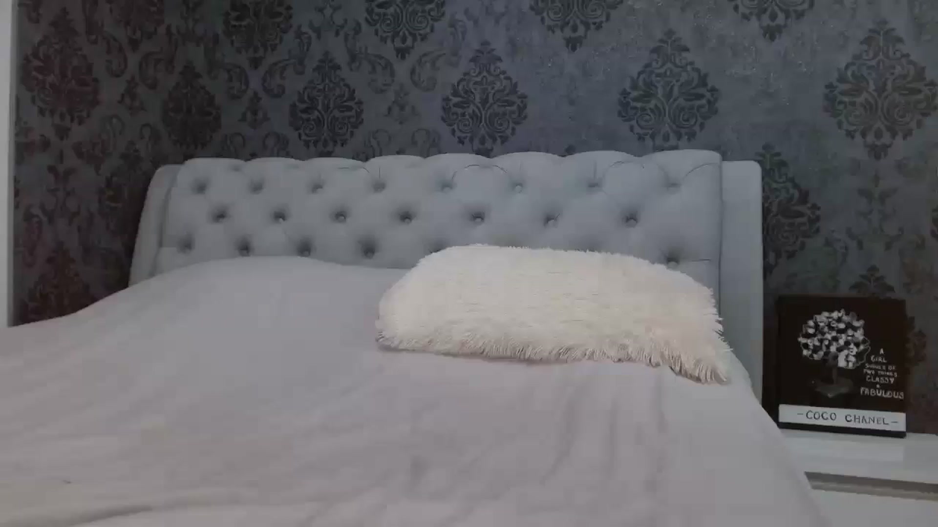 Gallery image thumbnail from Anayys's myfreecams stream on, 03/12/2024, 07:01 image 6 of 20