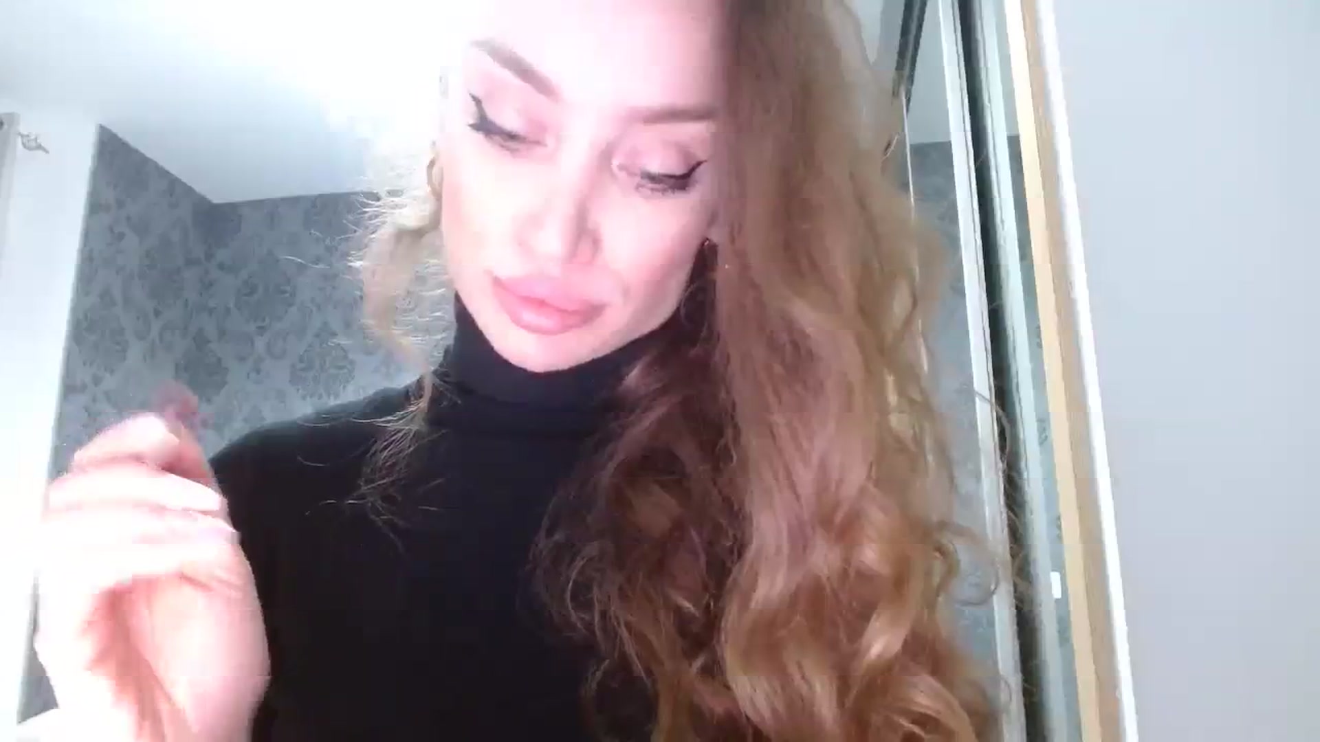 Gallery image thumbnail from Anayys's myfreecams stream on, 03/25/2024, 16:00 image 7 of 20
